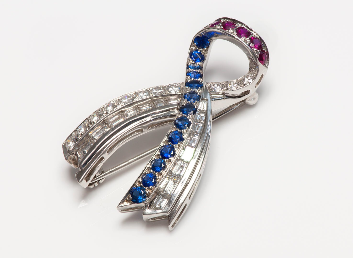 Are You Allergic To Silver And Gold Jewelry? Here Is What You Can Do - DSF Antique Jewelry