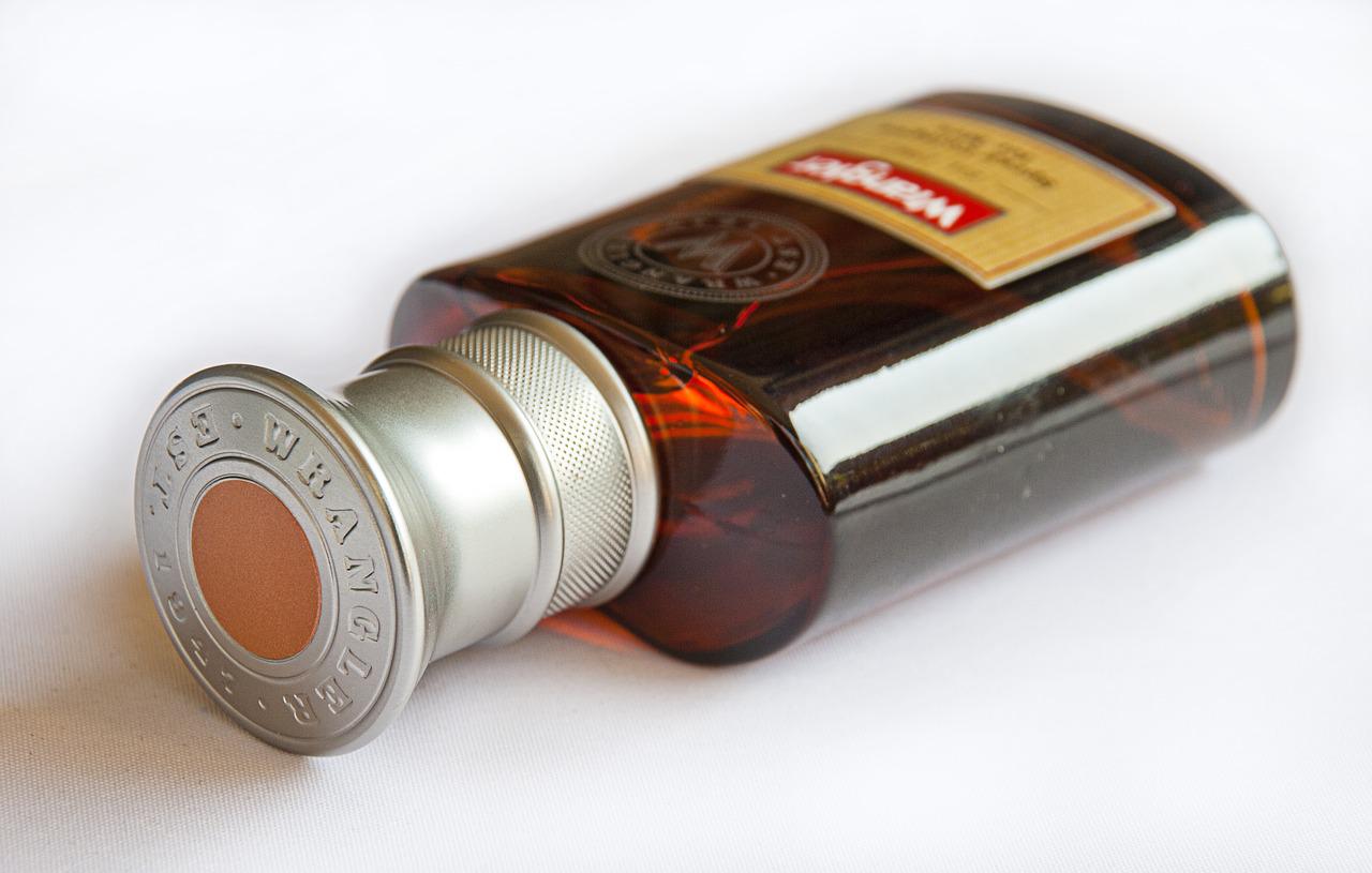Interesting Facts About Perfumes: History And Characteristics - DSF Antique Jewelry