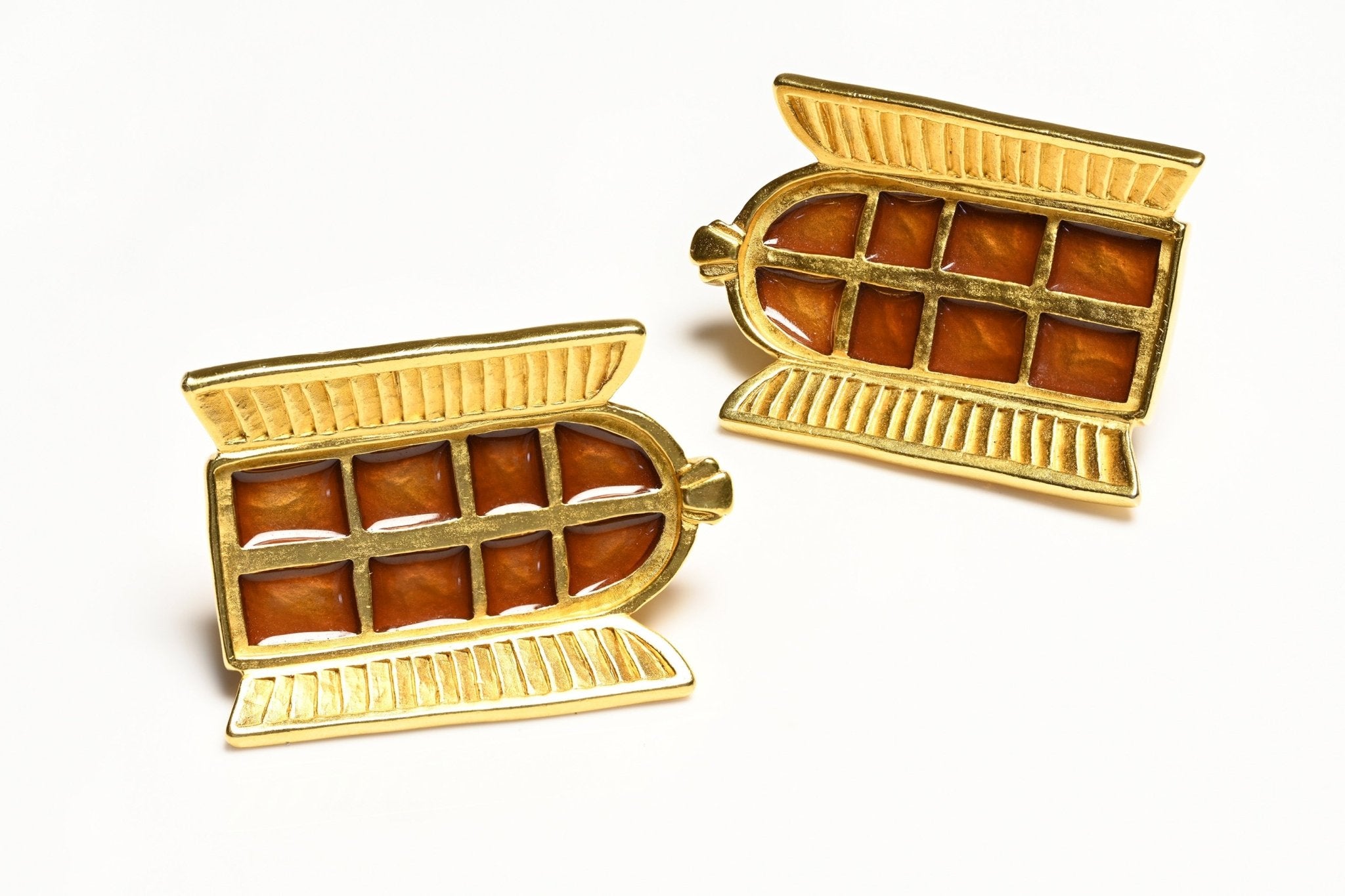 Karl Lagerfeld and Chanel: A Timeless Legacy in Fashion - DSF Antique Jewelry