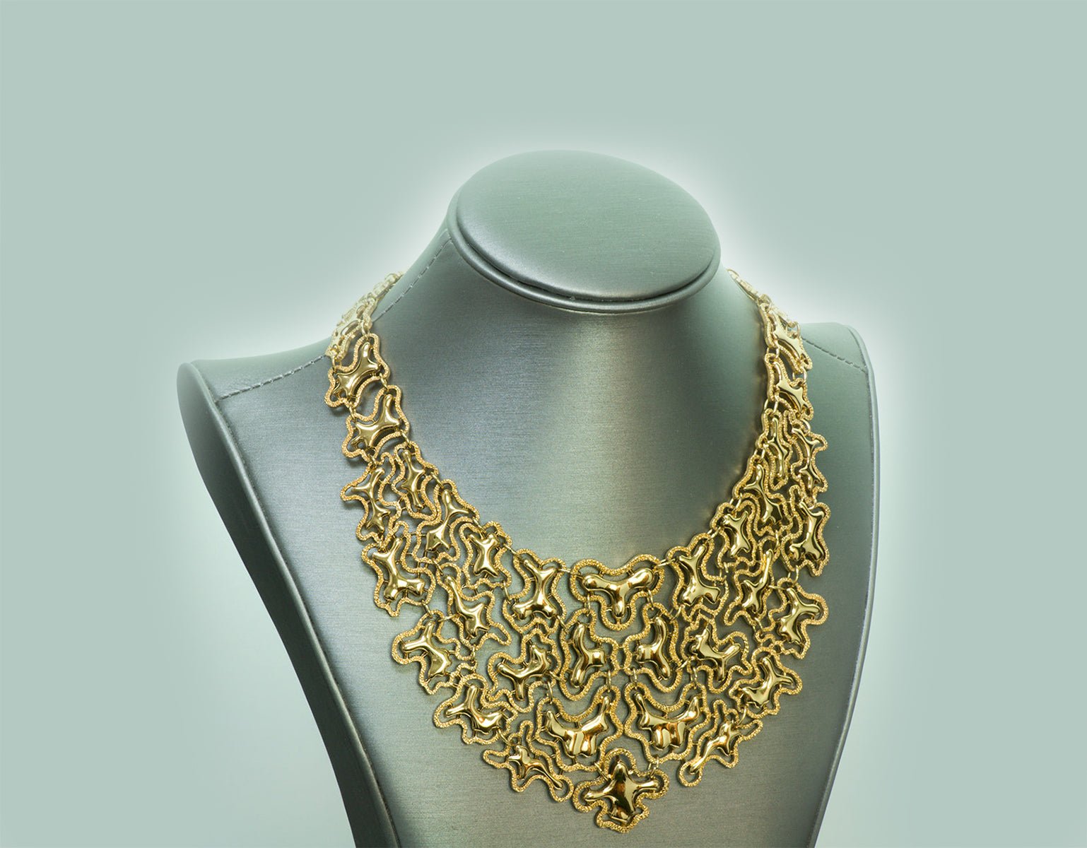 Monet Vintage Costume Jewelry - Tradition And Excellence