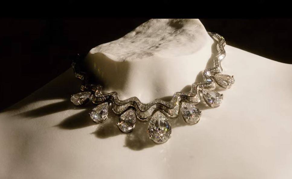 Photo: The necklace Serpenti Aeterna by Bulgari Bvlgari