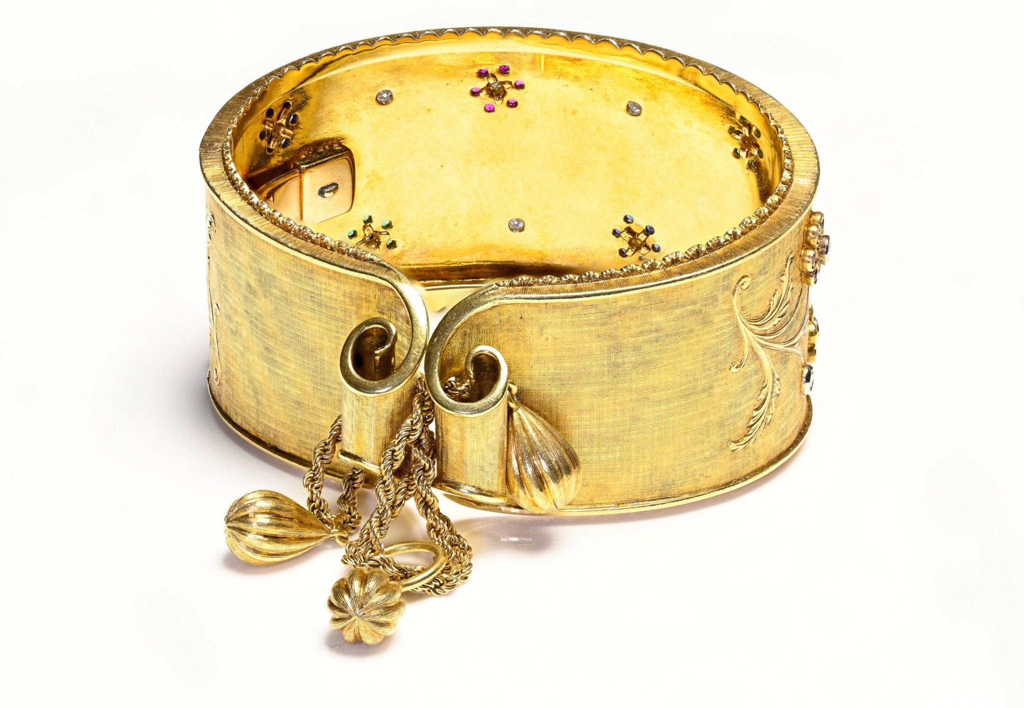 The Power of Gold Jewelry: Why It's the Most Iconic Accessory - DSF Antique Jewelry