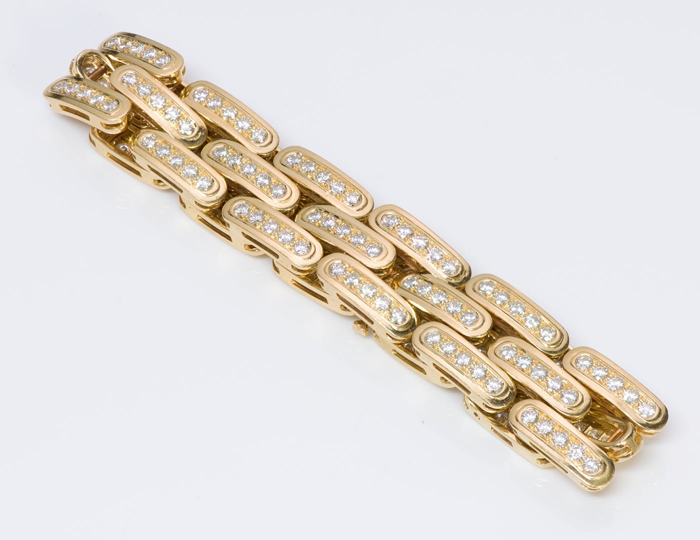 Timeless Treasures: Jewelry That Never Goes Out of Style - DSF Antique Jewelry