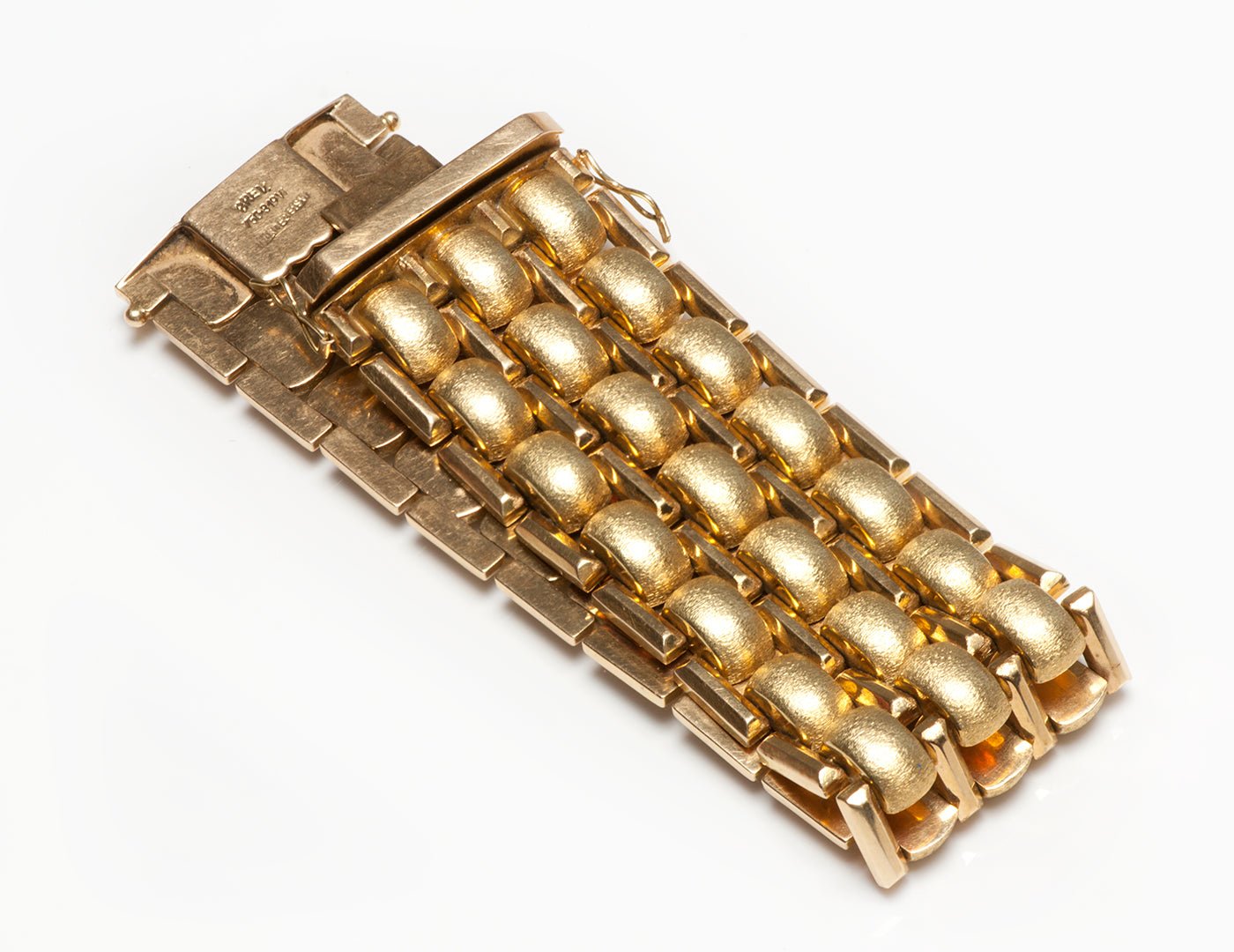 Unlocking the Power of Gold Jewelry: 10 Scientific Reasons - DSF Antique Jewelry