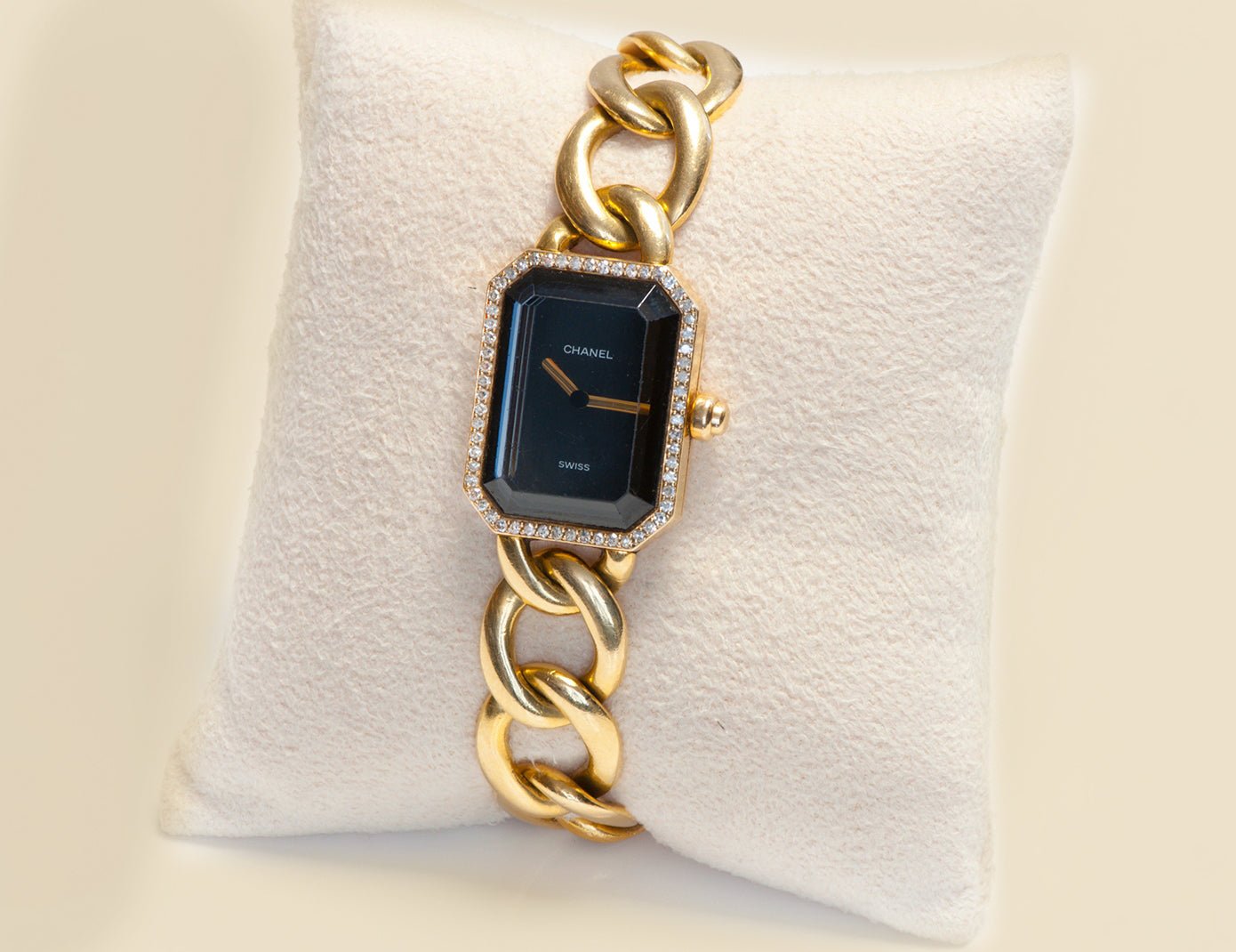 Why Should You Buy Luxury Watches? - DSF Antique Jewelry