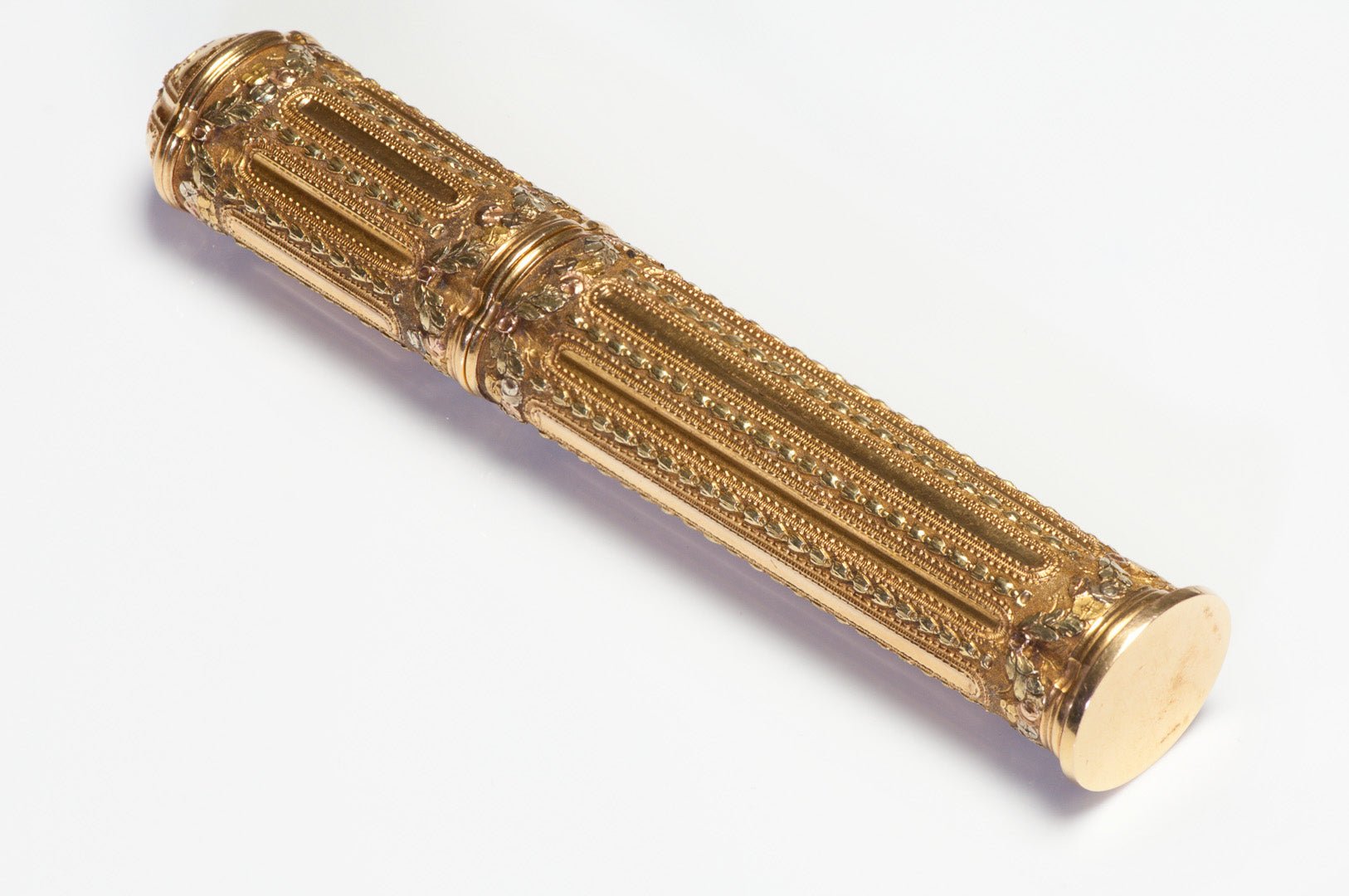 18th Century French 18K Engraved Gold Etui