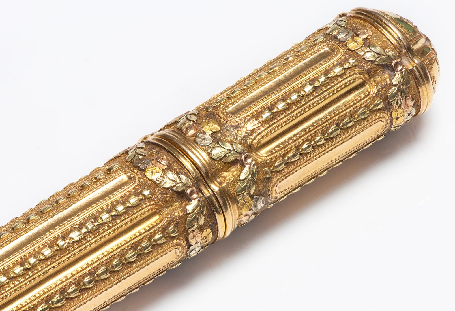 18th Century French 18K Engraved Gold Etui