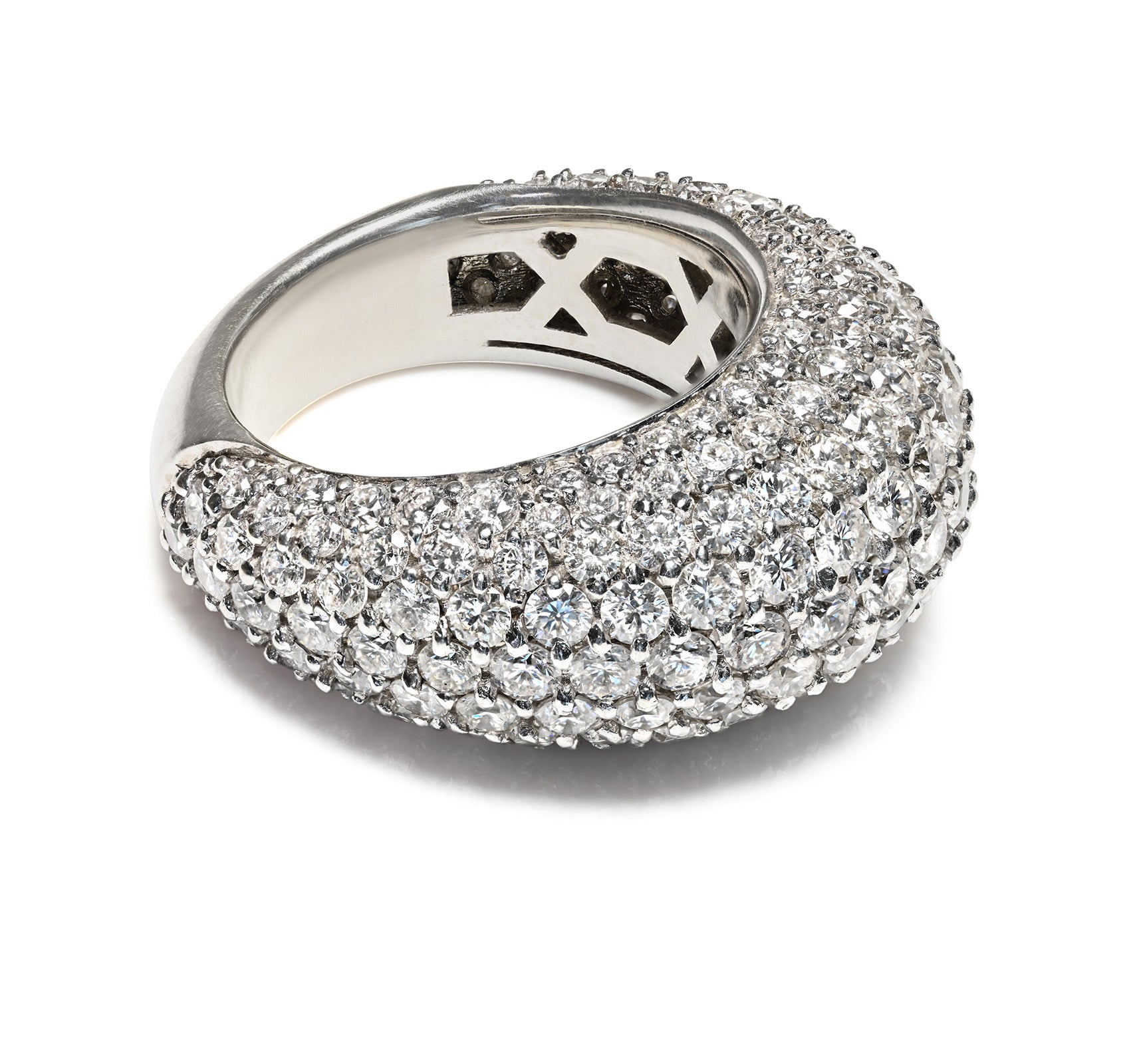 Round Brilliant Cut Diamond 18K Gold Ring Pave
