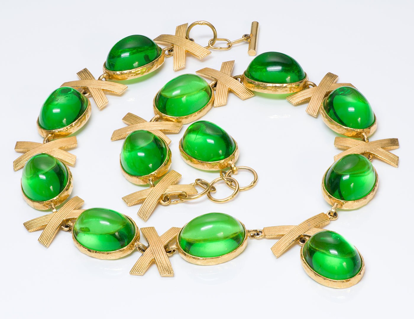 Alexis Kirk 1980’s Gold Tone Green Lucite Bow Belt