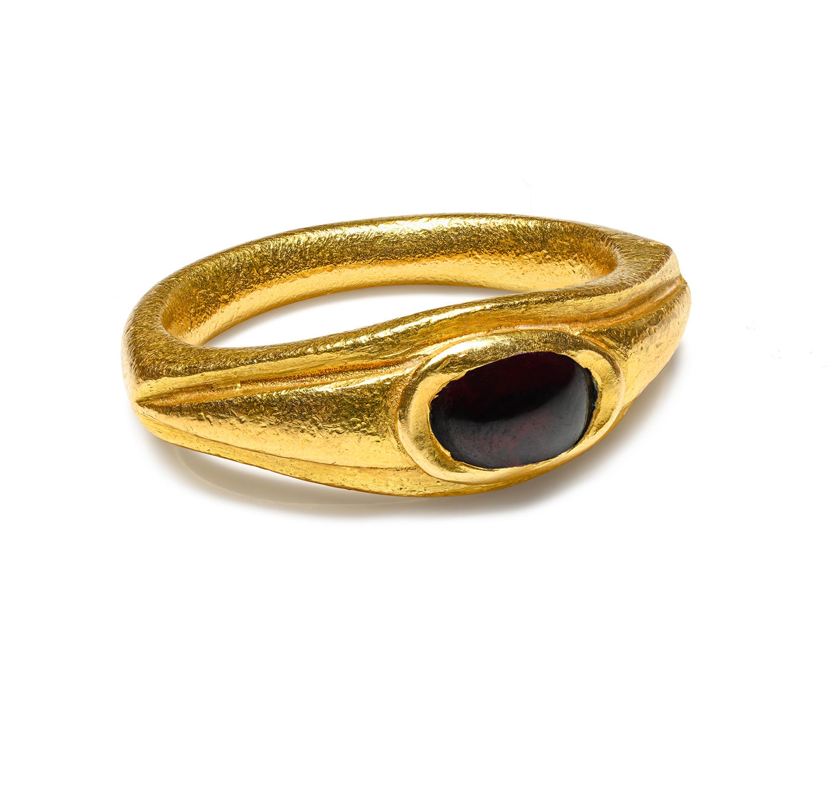Ancient Roman Garnet Ring in High-Purity Gold, Circa 2nd–3rd Century CE