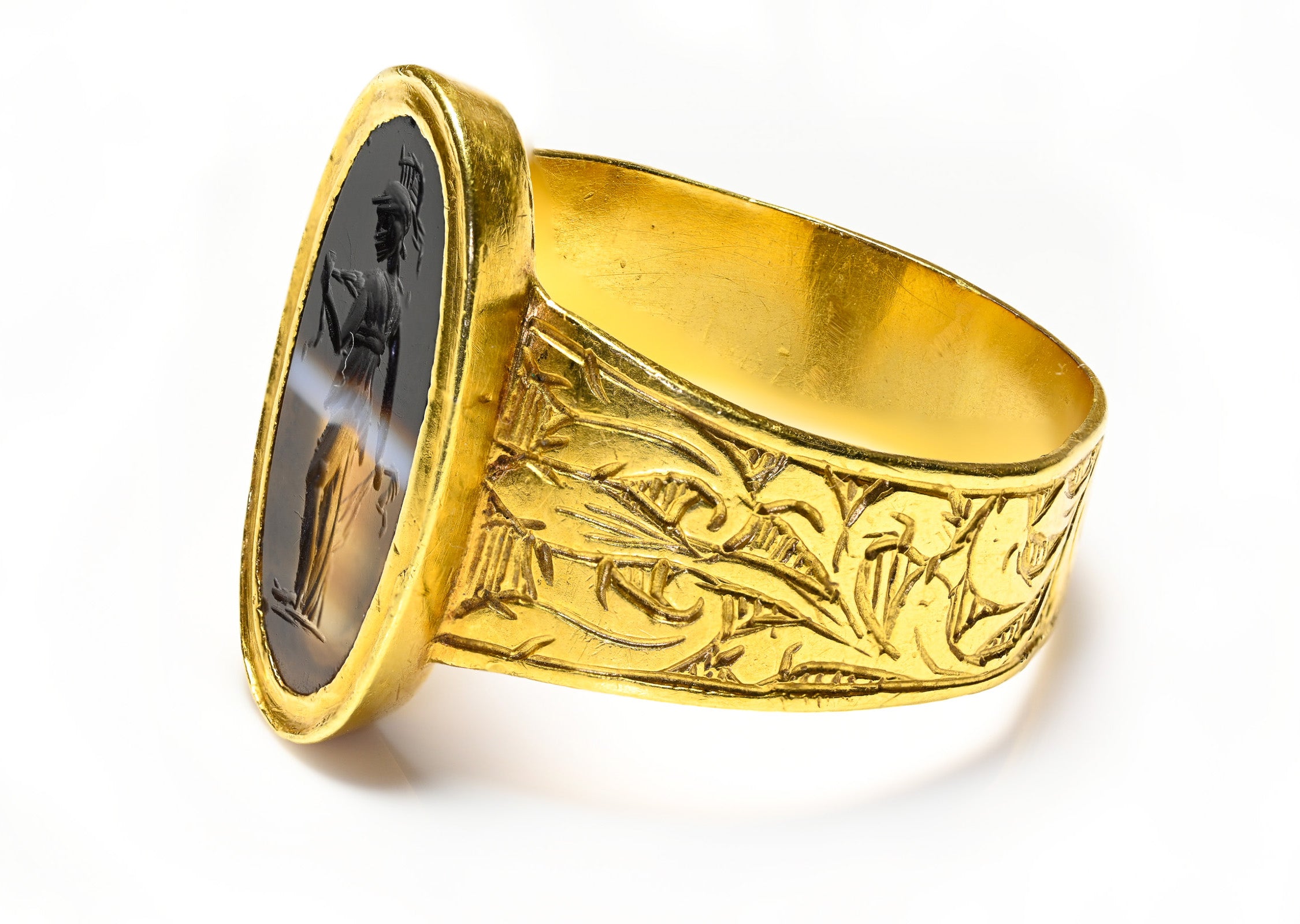 Antique Gold Ring Ancient Agate Intaglio