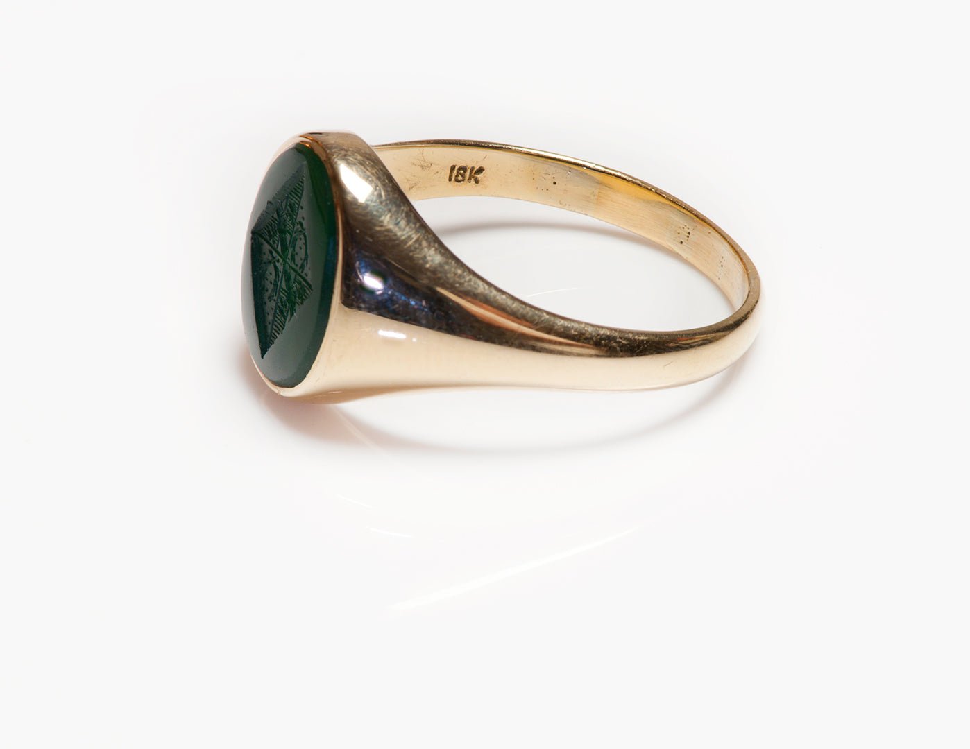 Antique 18K Yellow Gold Green Agate Crest Men's Ring