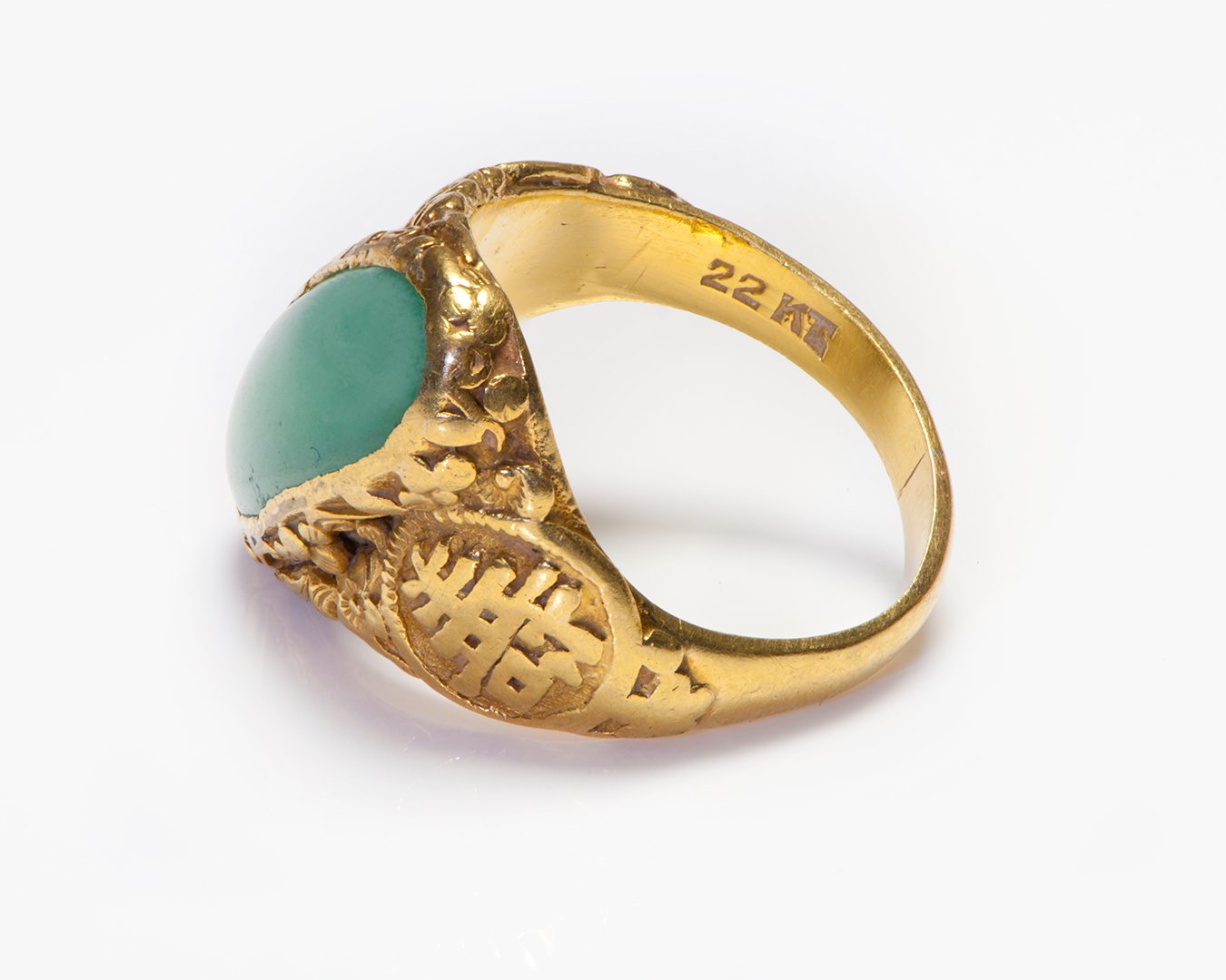 Antique Chinese 22K Gold Oval Jade Ring