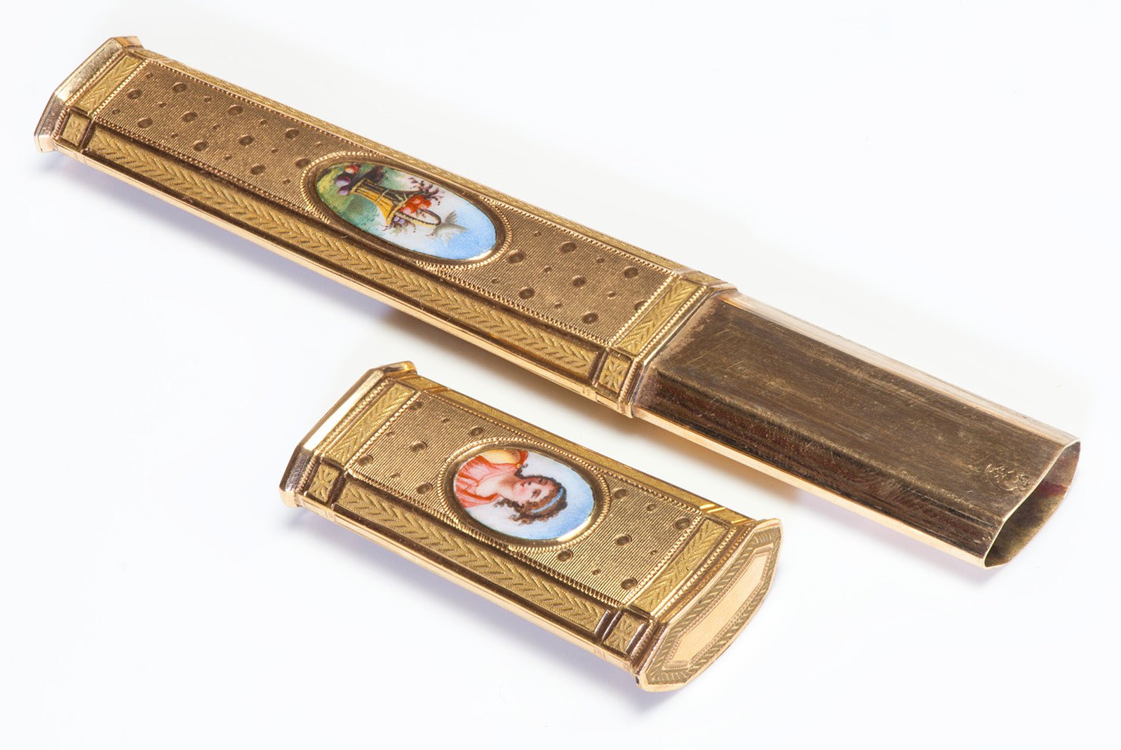 Antique Engraved Yellow Gold Portrait Enamel Etui