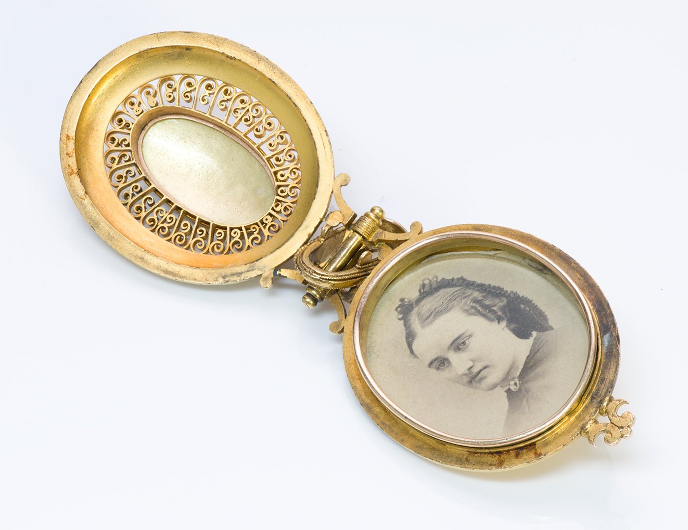 Antique Etruscan Revival Gold Enamel Locket Pendant Attrib. to Eugène Fontenay