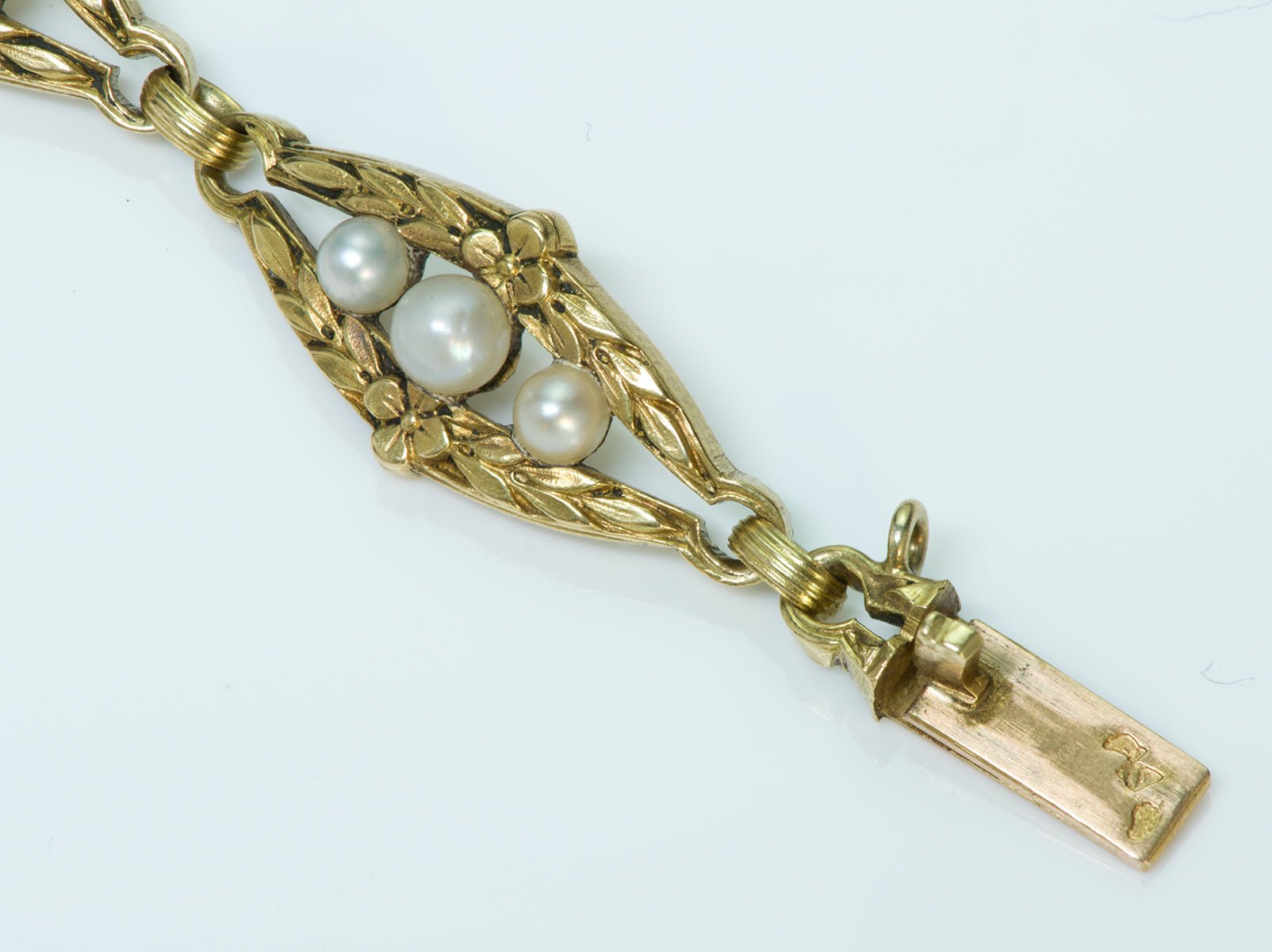 Antique French Carved 18K Yellow Gold Pearl Bracelet