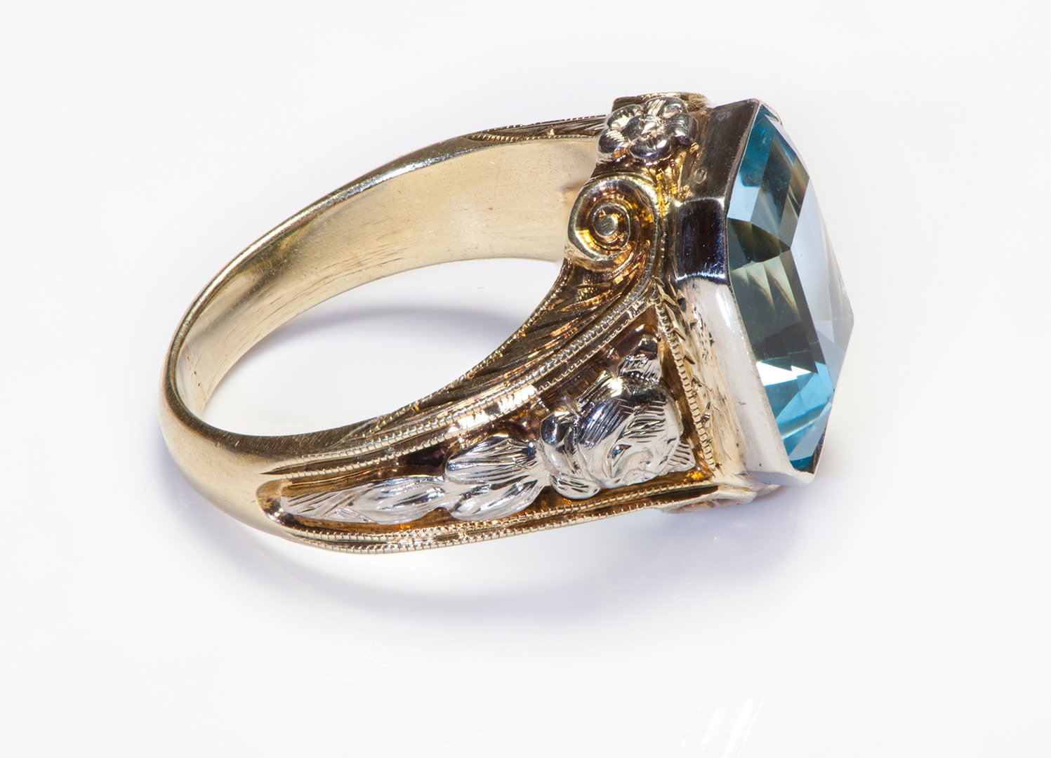 Antique Gold Aquamarine Ring