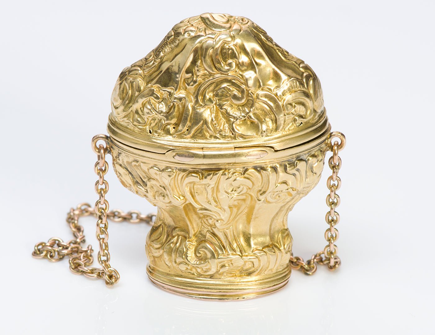 Antique Repousse Yellow Gold Vinaigrette