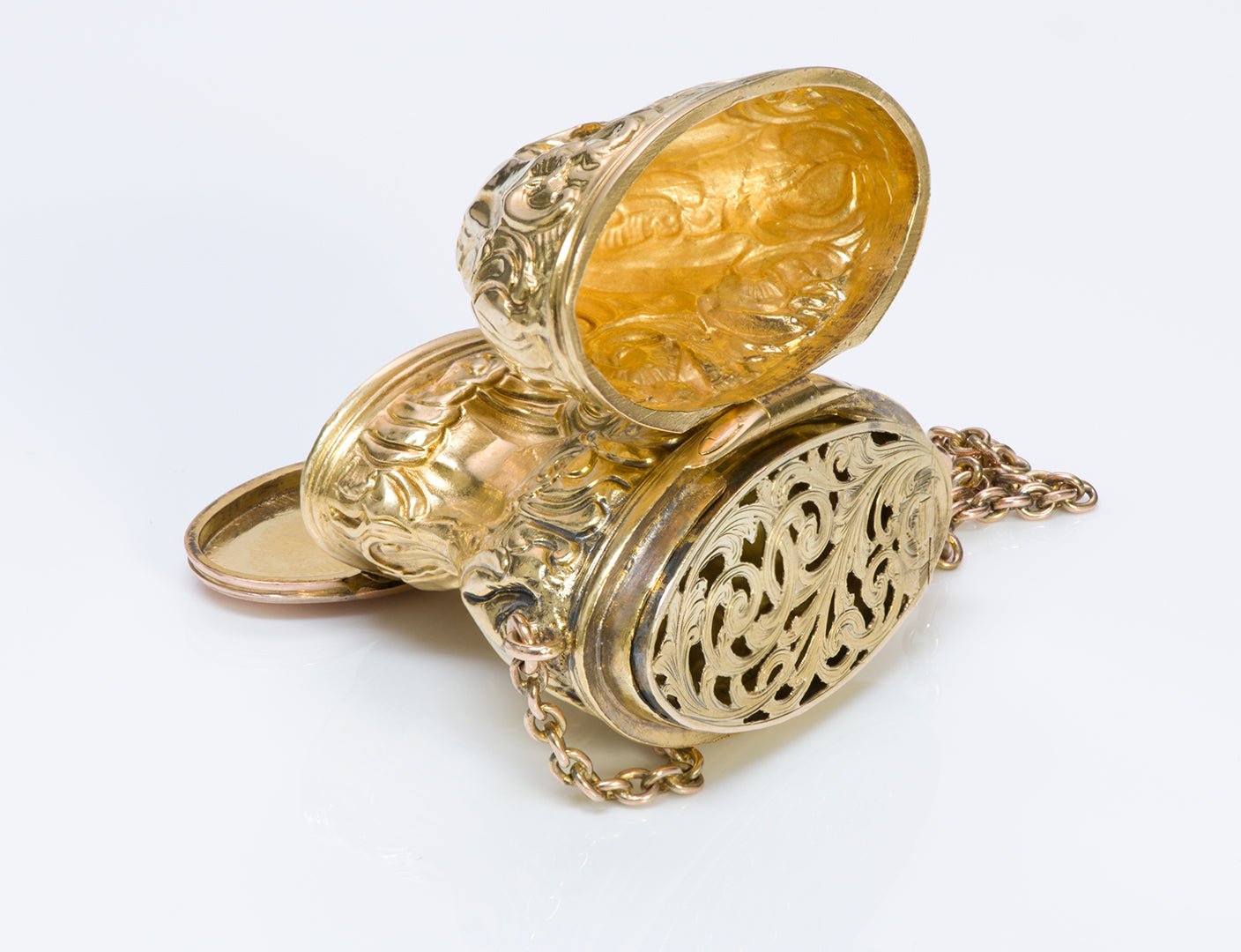 Antique Repousse Yellow Gold Vinaigrette