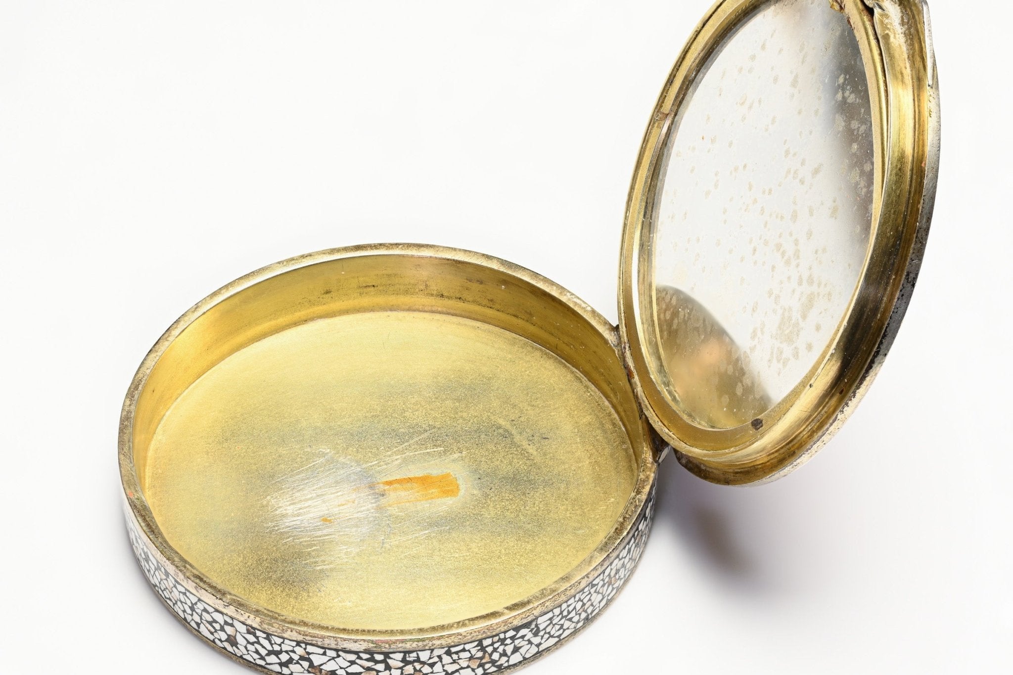 Antique Silver Eggshells Compact
