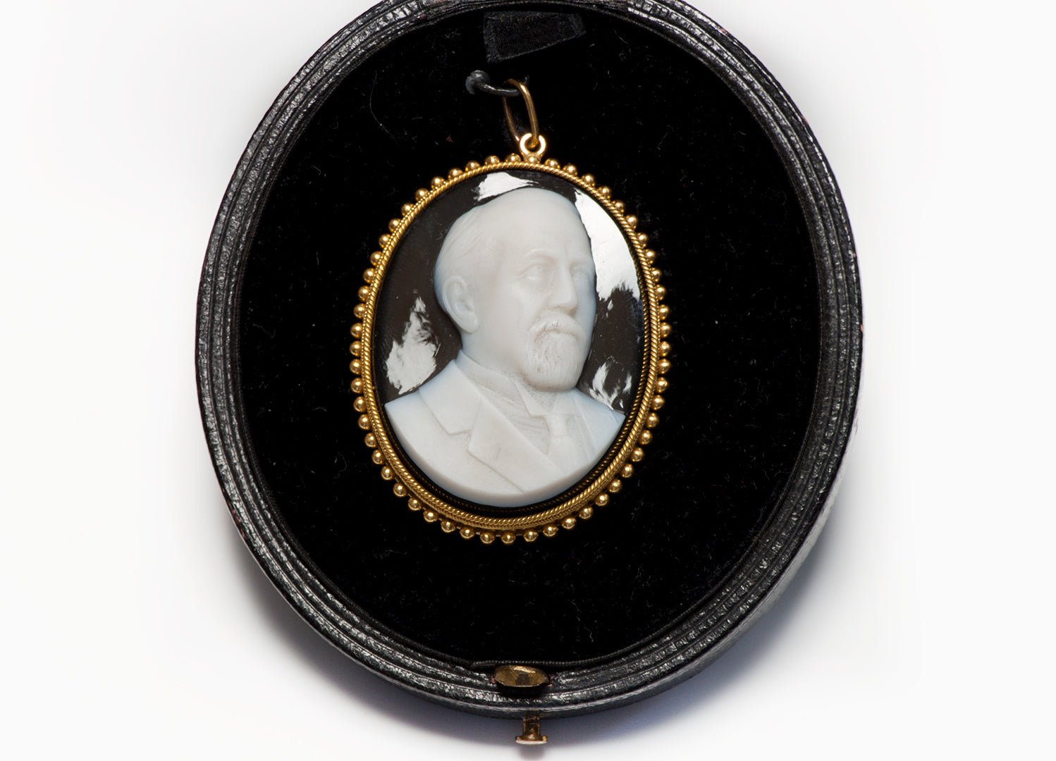 Antique Yellow Gold Man Carved Cameo Pendant