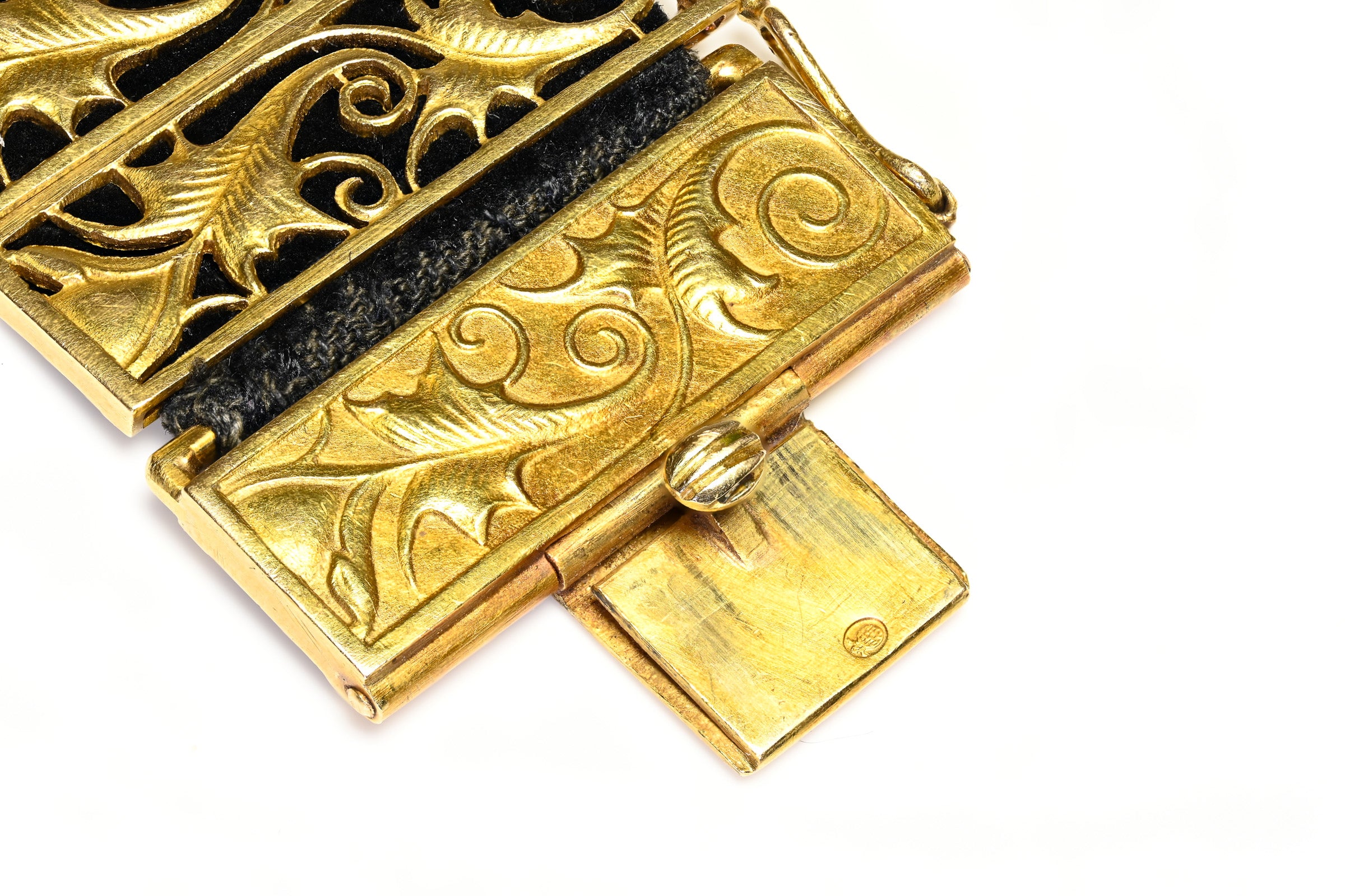 Art Nouveau 18K Yellow Gold Wide Bracelet
