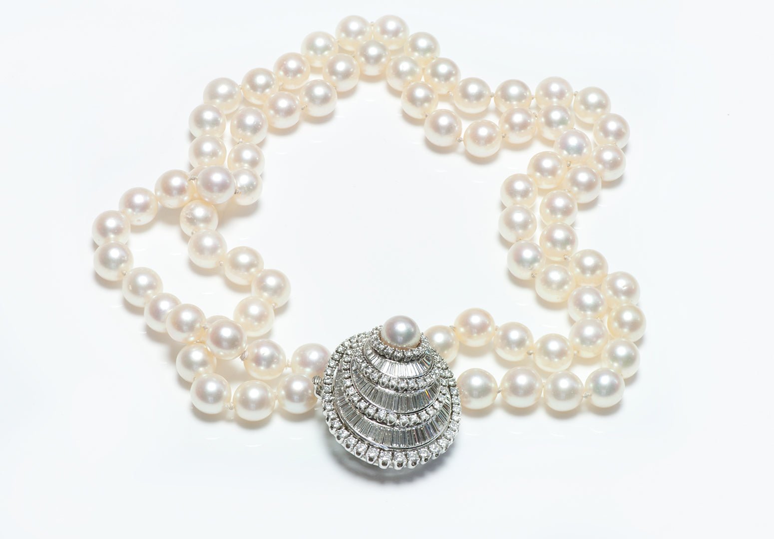 Baguette & Brilliant Cut Diamond Pearl Necklace
