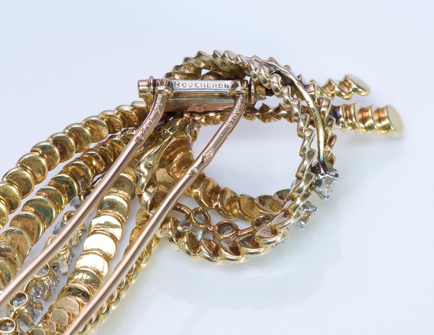 Boucheron Paris Diamond 18K Gold Brooch Pin