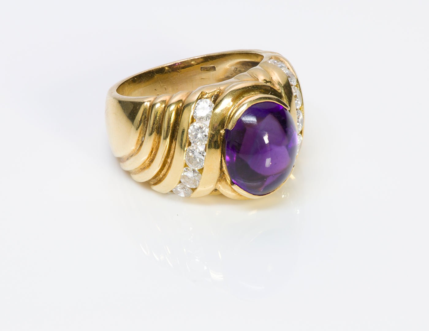 Cabochon Amethyst Diamond 18K Yellow Gold Ring