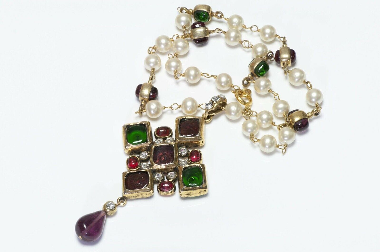 CHANEL 1985 Gripoix Red Green Glass Pearl Pendant Necklace