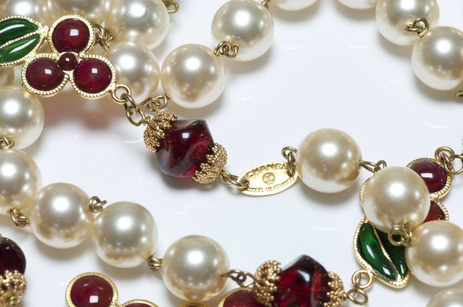 CHANEL 1990’s Gripoix Camellia Glass Pearl Sautoir Necklace