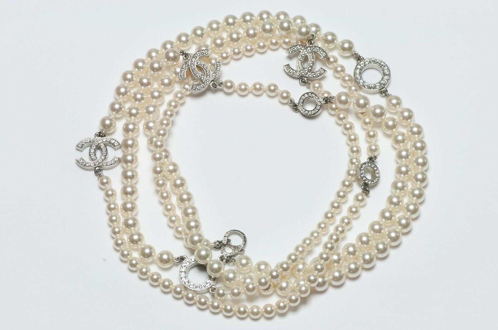 CHANEL 2016 XO Pearl Crystal CC Sautoir Chain Necklace