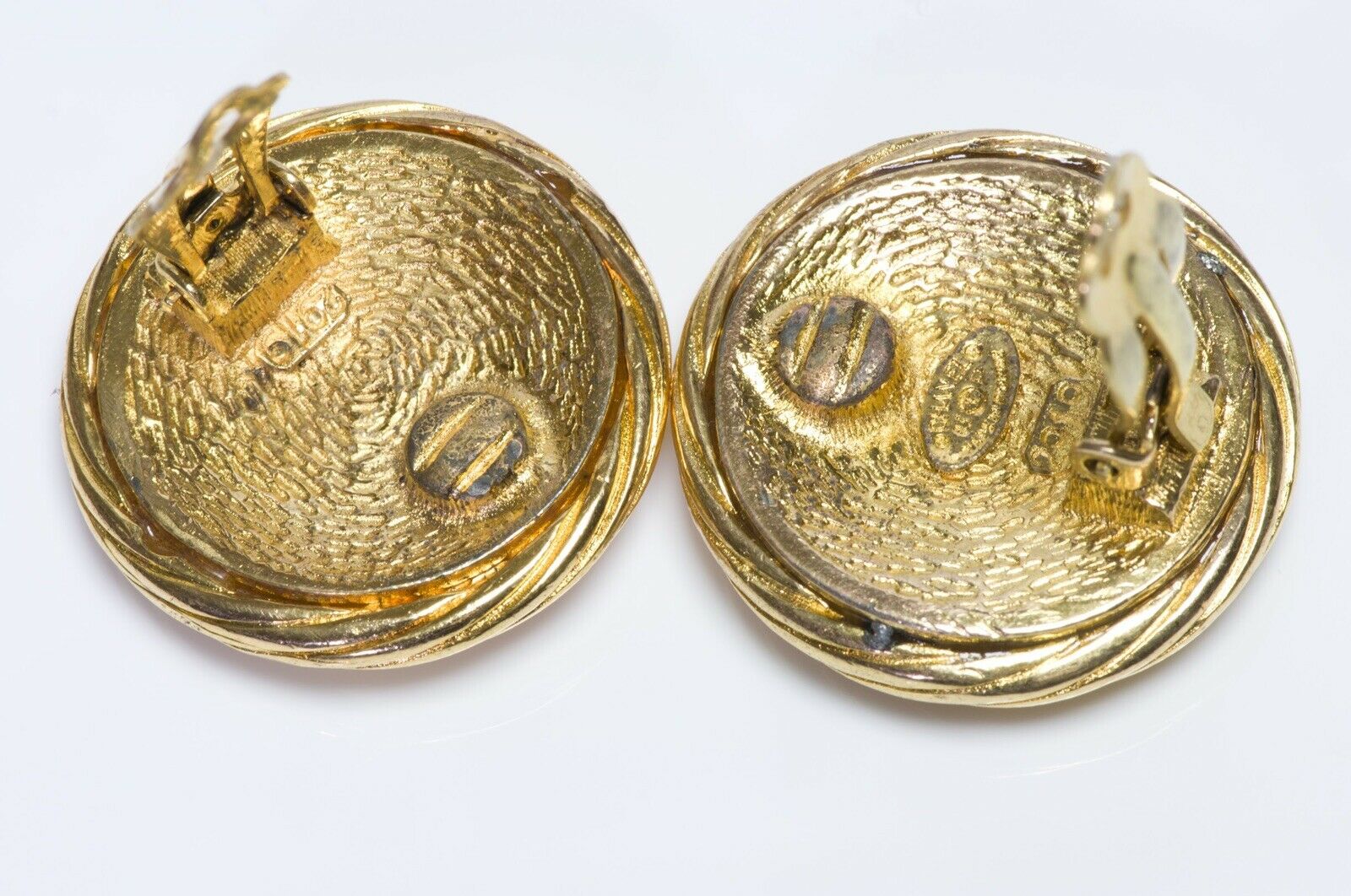 CHANEL CC Spring 1993 Round Earrings