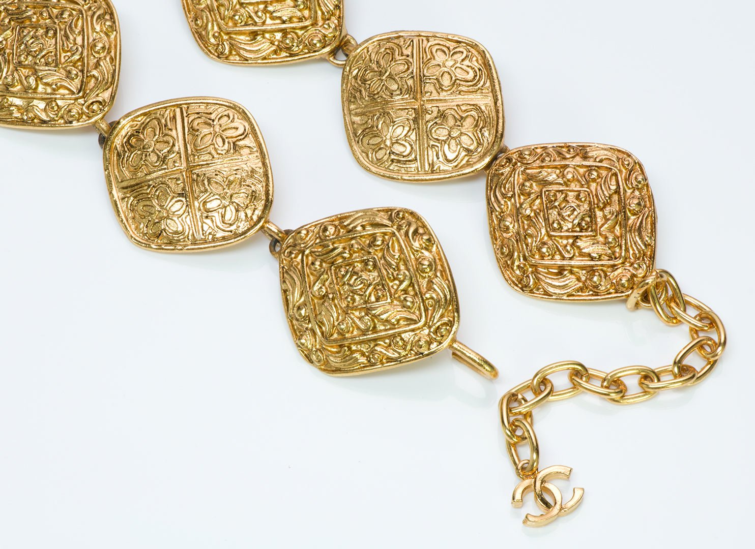 Chanel CC Vintage Medallion Belt