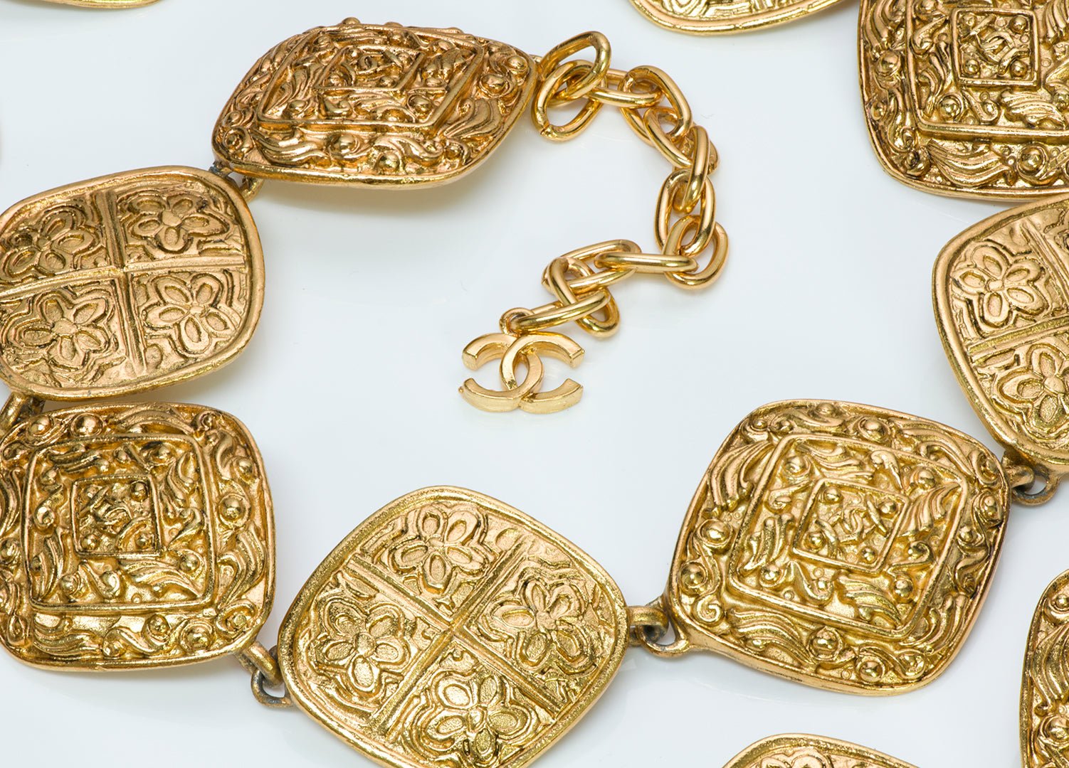 Chanel CC Vintage Medallion Belt