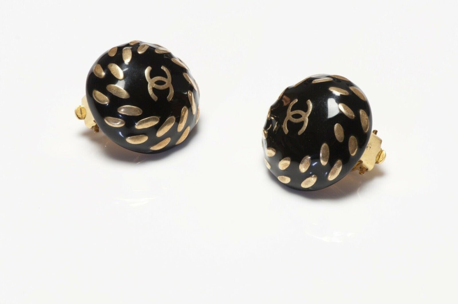 CHANEL Fall 1997 Gold Plated Black Enamel CC Round Earrings