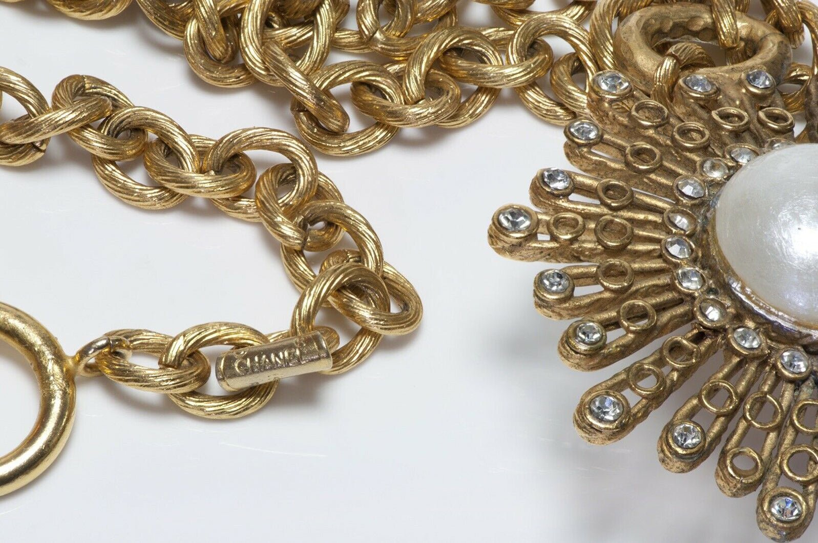 CHANEL Paris 1970’s Quartz Pearl Starburst Pendant Chain Necklace