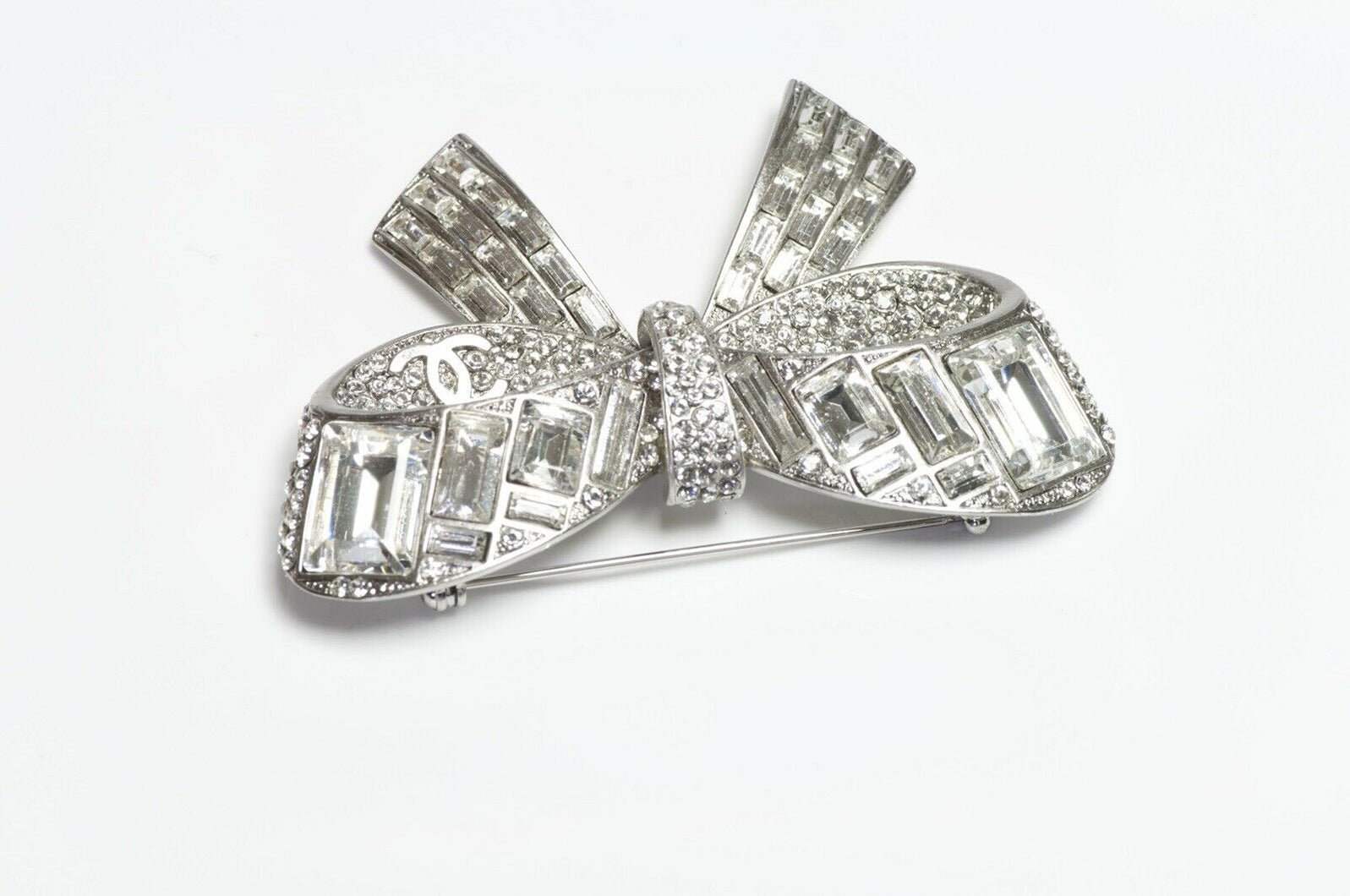 CHANEL Paris CC Spring 2008 Crystal Bow Brooch