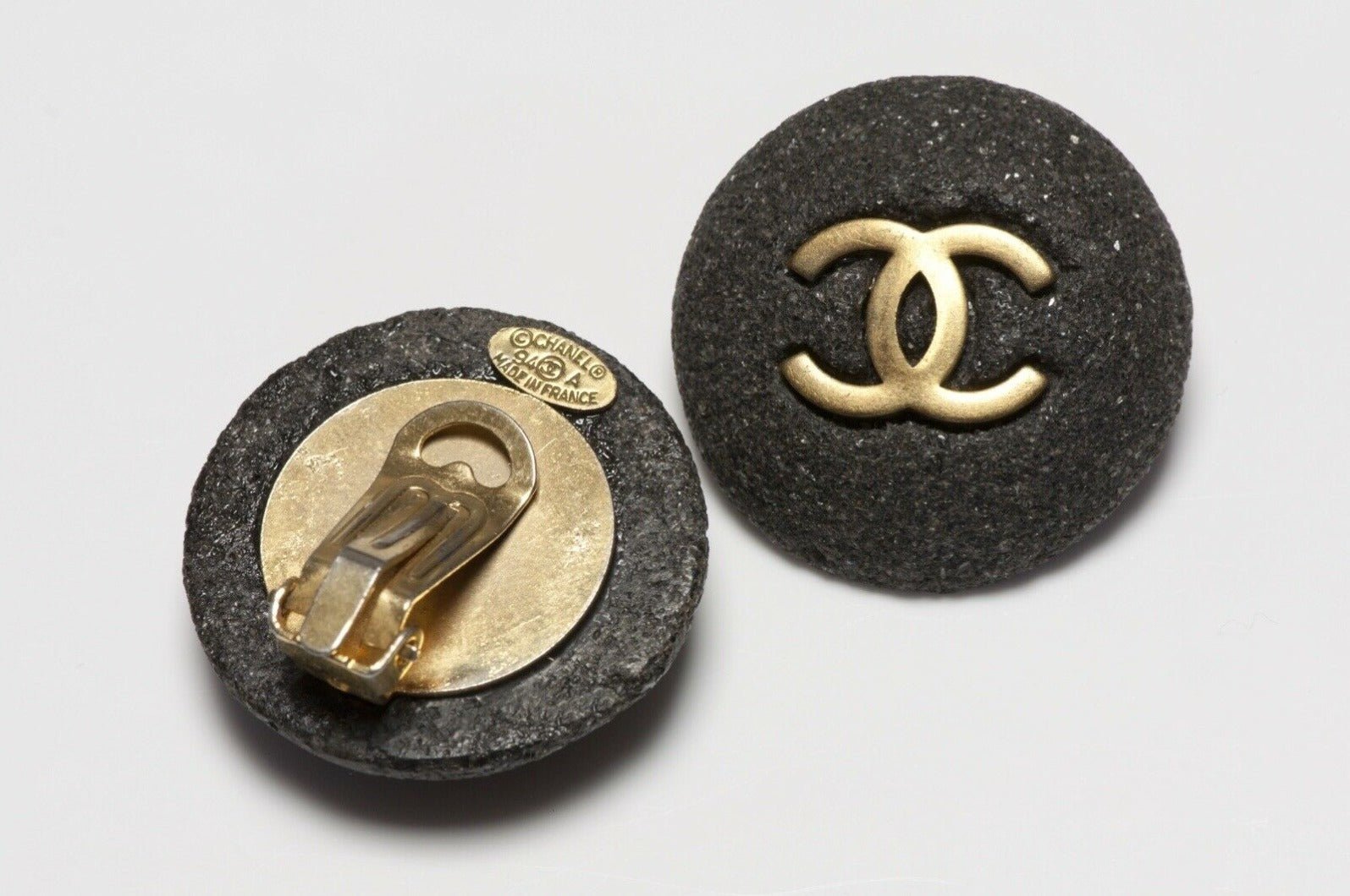 CHANEL Paris Fall 1994 CC Gray Graphite Stone Round Earrings