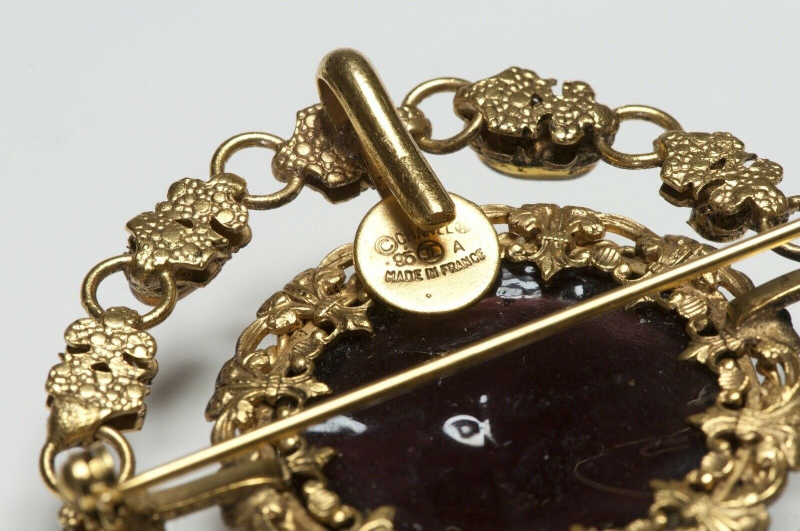 CHANEL Paris Fall 1995 Maison Gripoix Purple Yellow Glass Flower Pendant Brooch