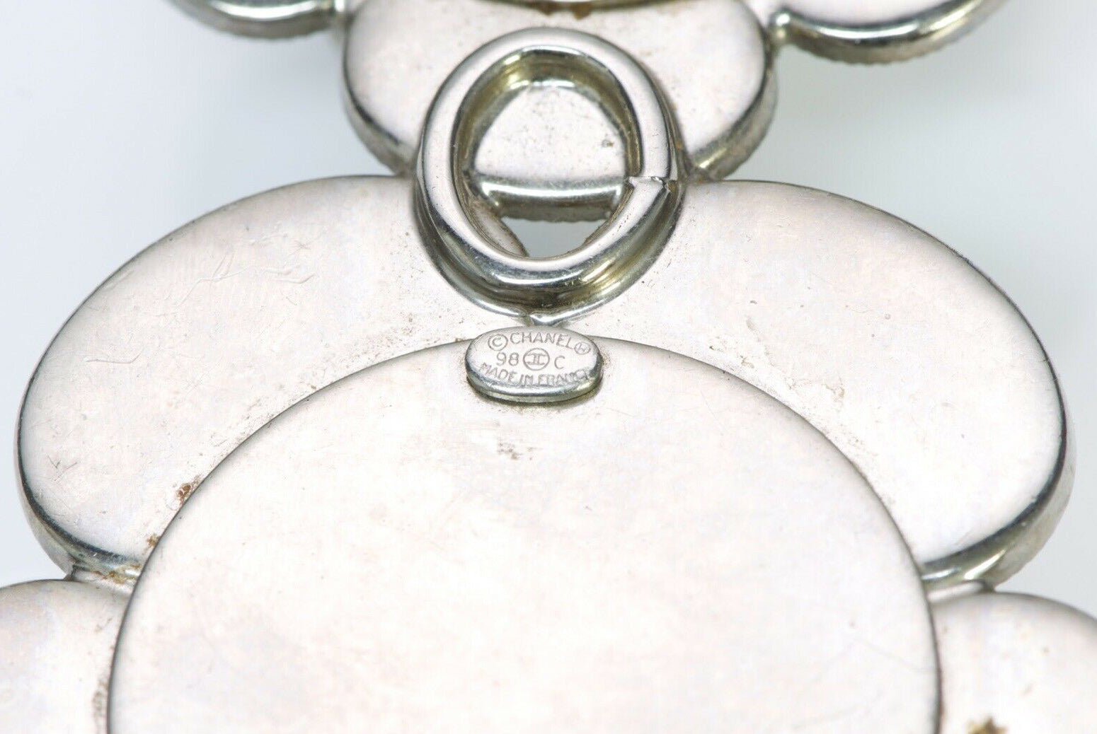 CHANEL Paris Maison Gripoix 1998 White Glass Camellia Flower Pendant Necklace