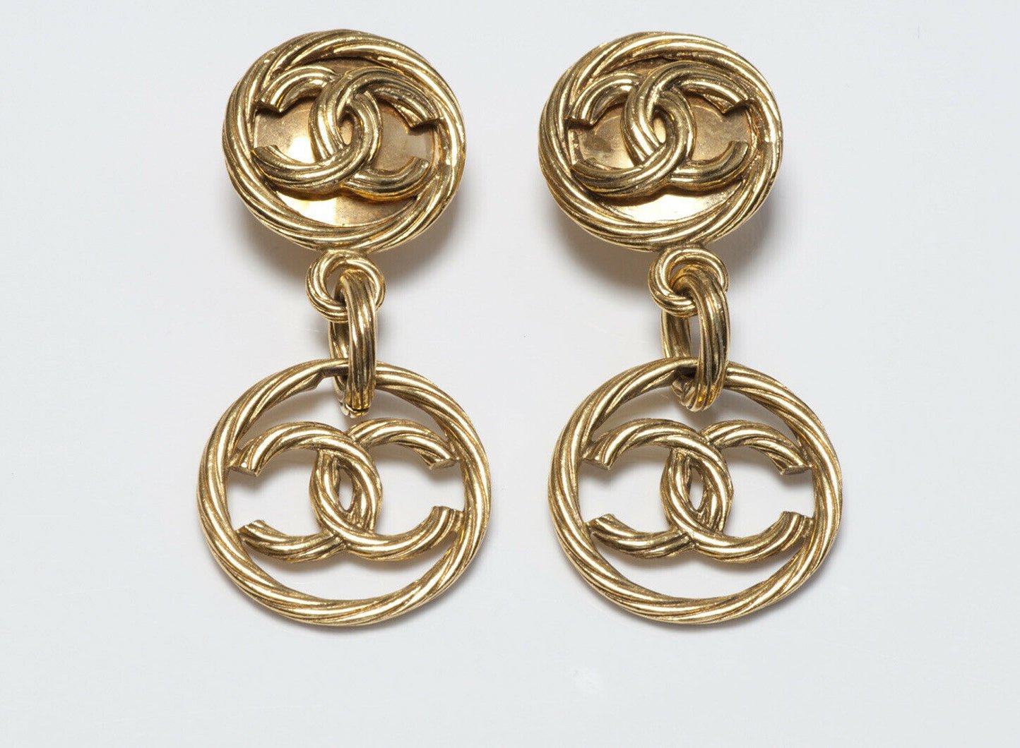 CHANEL Paris Spring 1993 Long Gold Plated CC Logo Earrings display picture 1