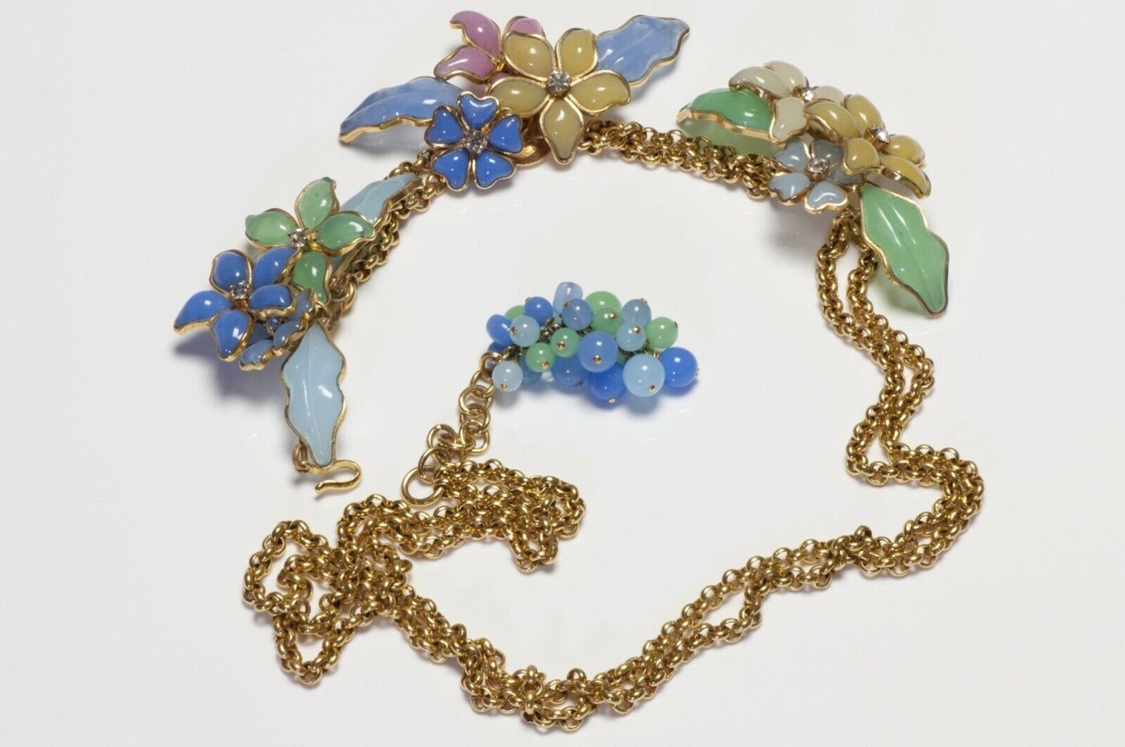 CHANEL Spring 1997 Gripoix Poured Glass Camellia Flower Chain Belt