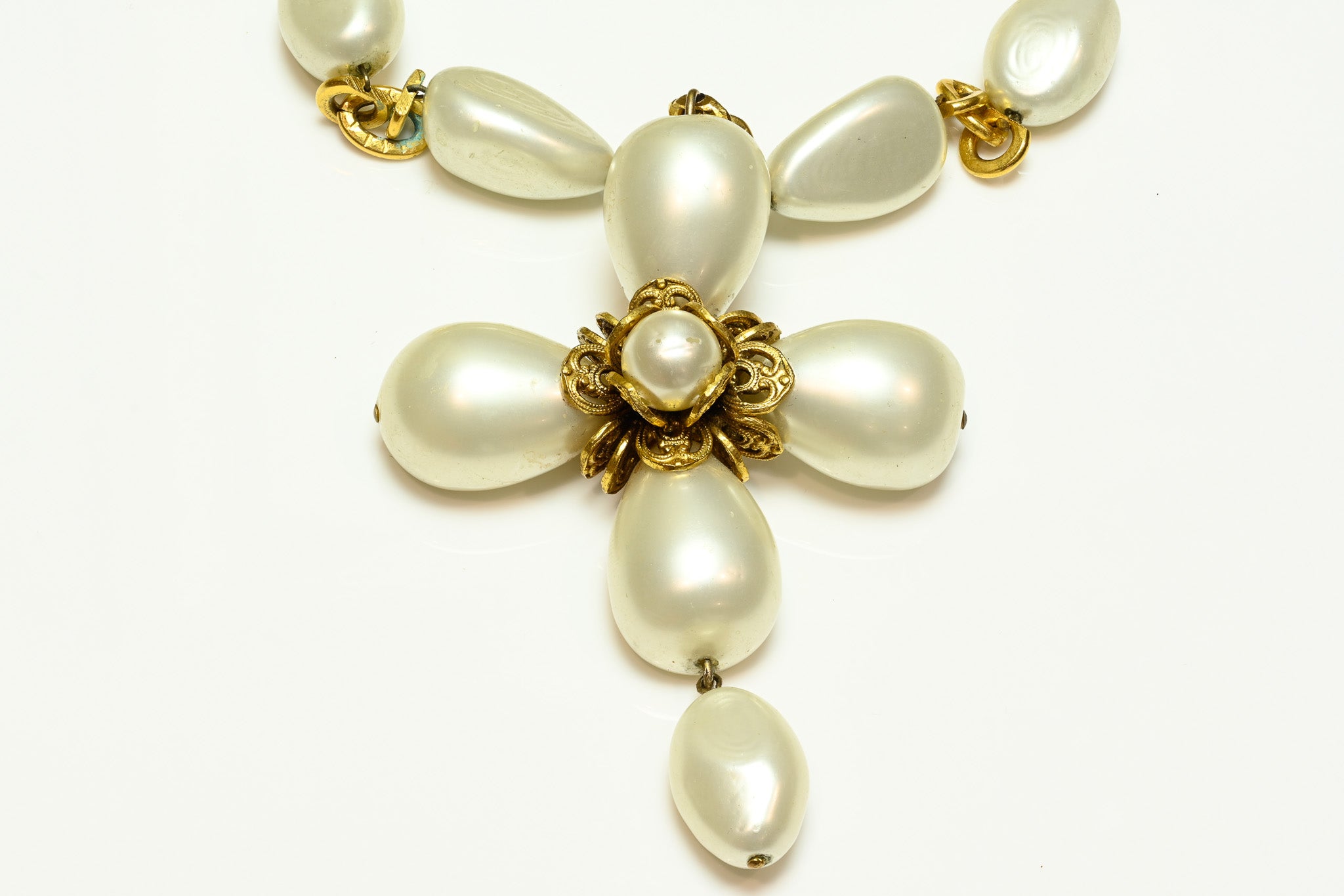 Vintage 1994 Chanel Paris Maison Gripoix Pearl Cross Pendant Necklace 2