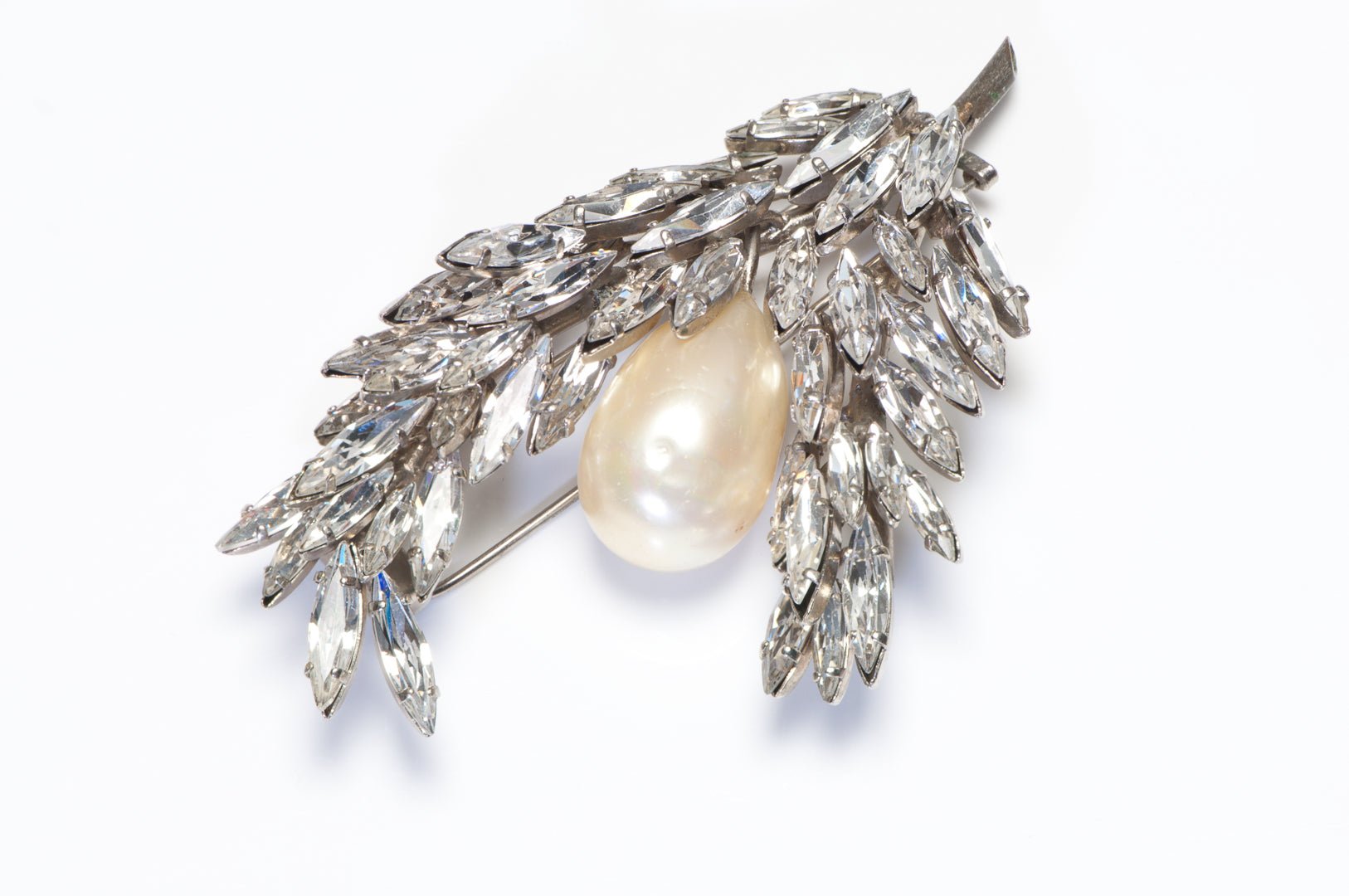 Christian Dior Couture 1950’s Roger Jean-Pierre Crystal Pearl Flower Brooch