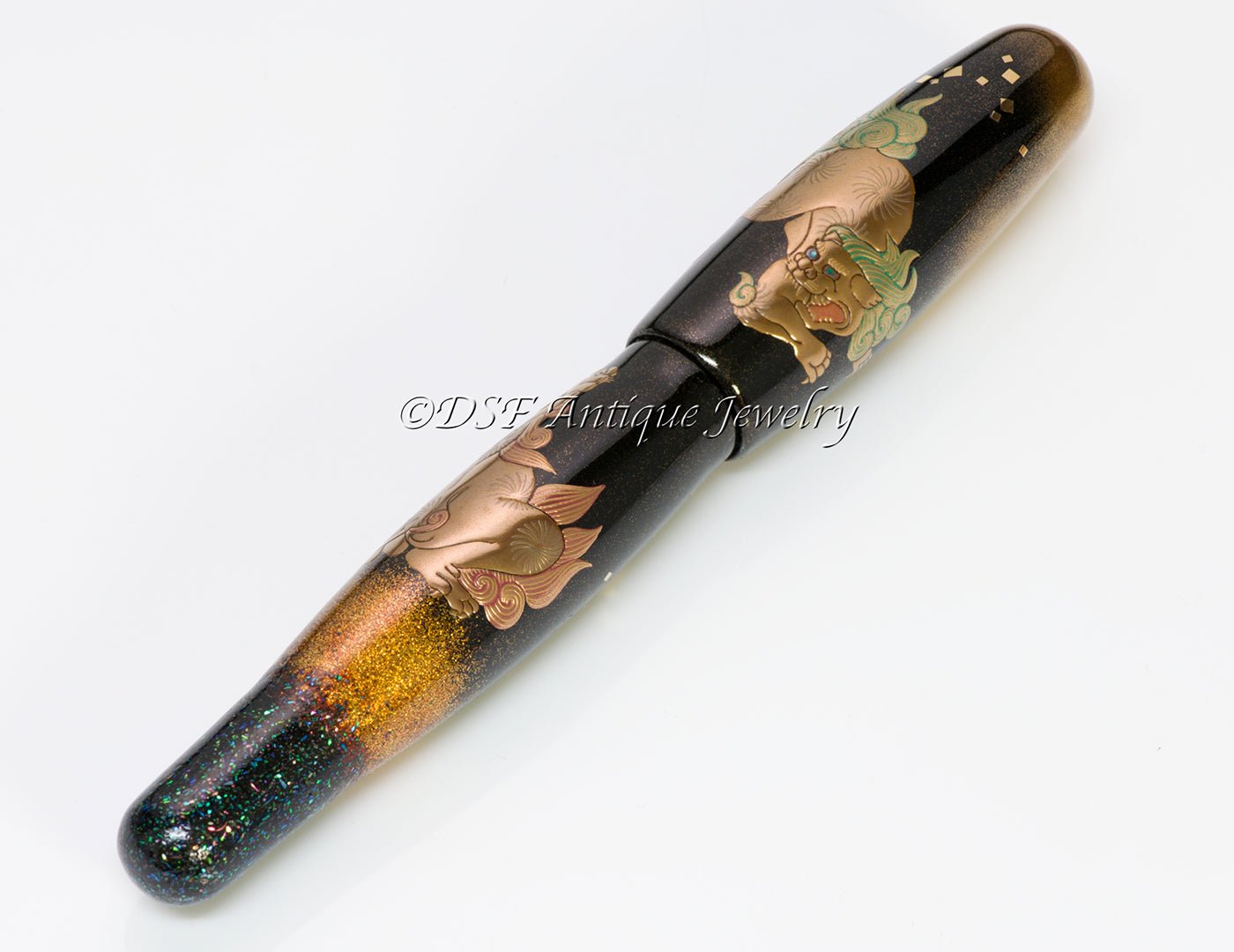Danitrio Lion SHISHI Maki-e Hyotan Lacquer Fountain Pen