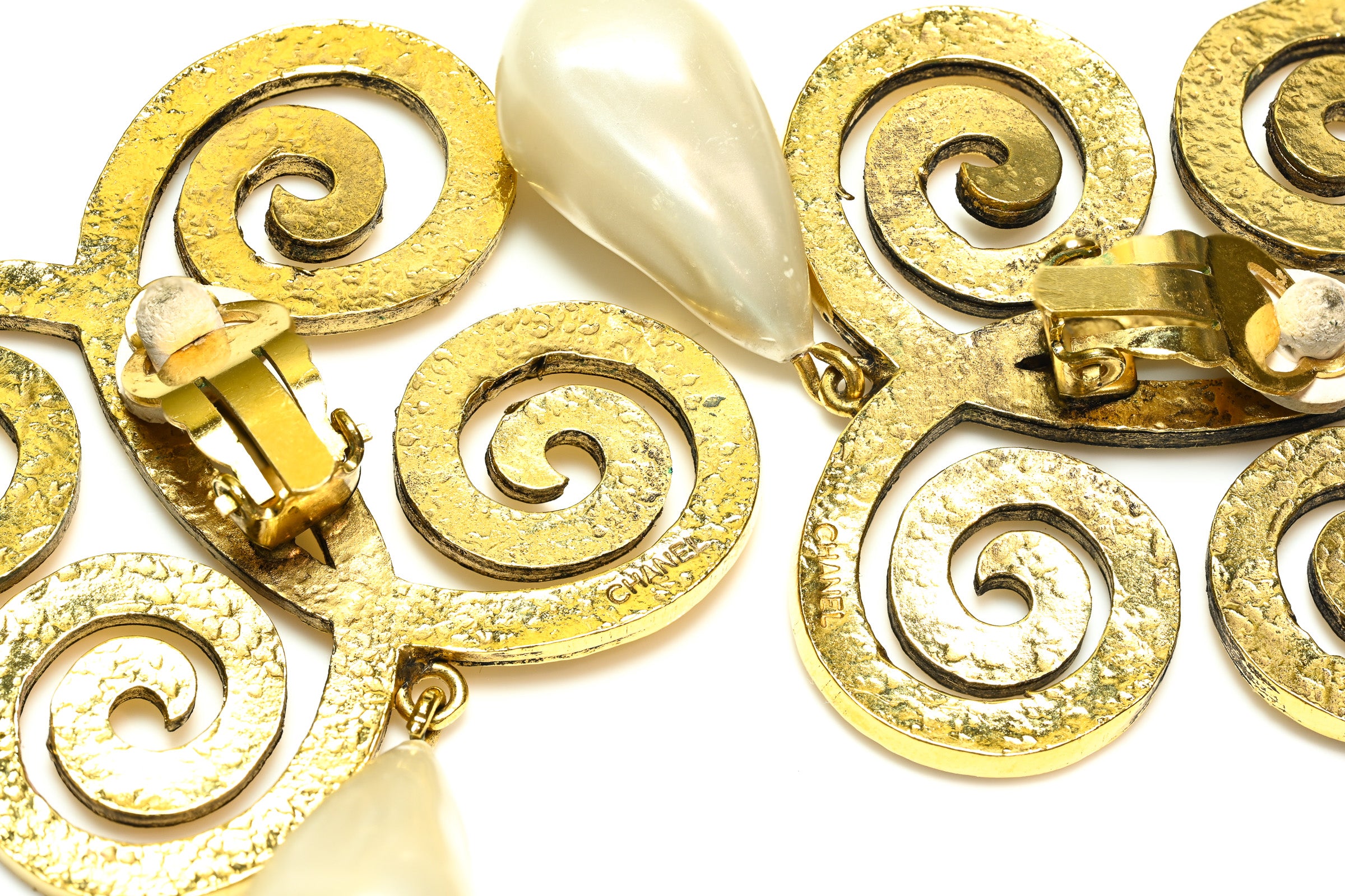 Vintage Chanel Paris Fall 1989 Pearl Butterfly Drop Earrings 3