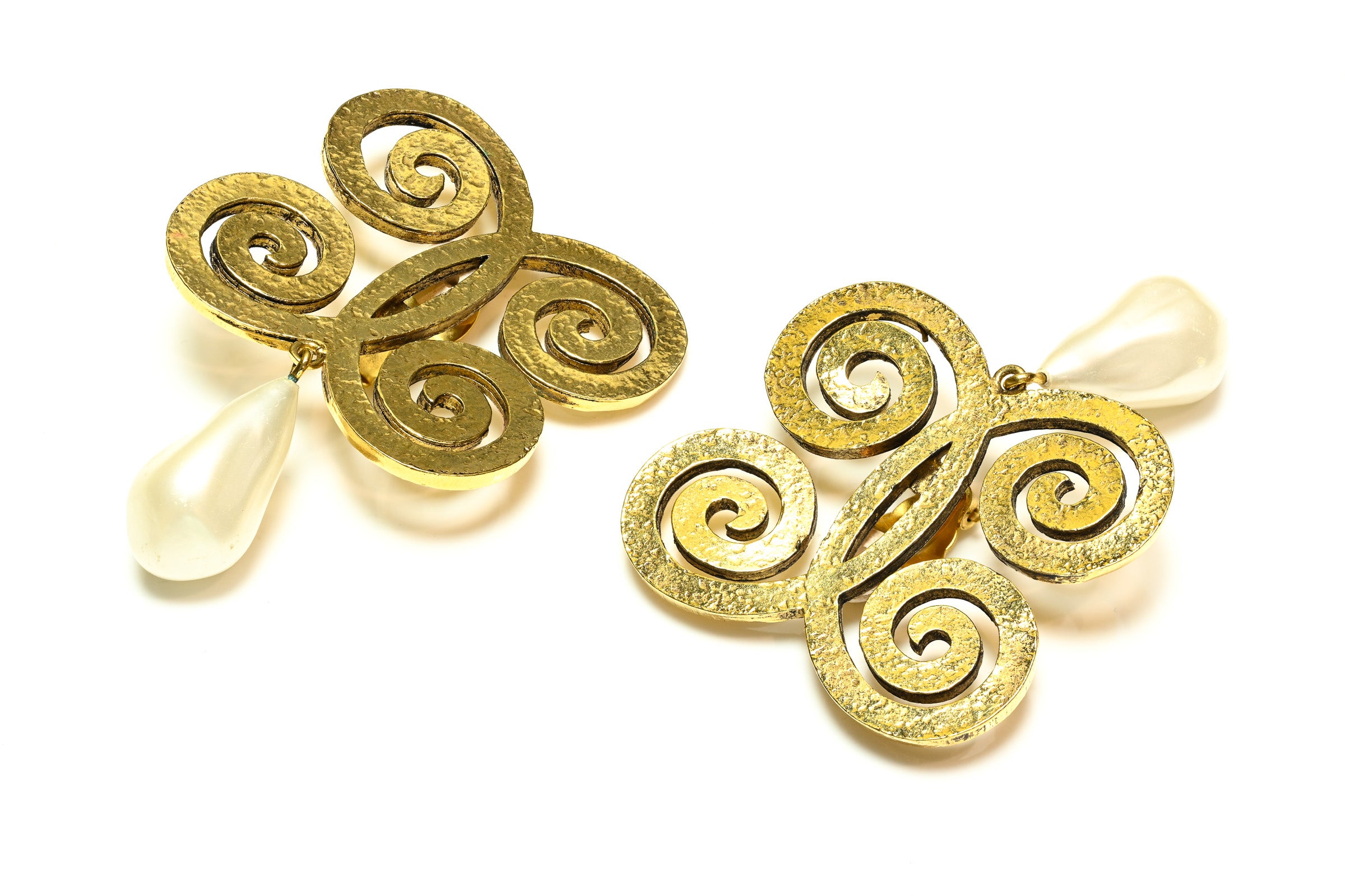 Vintage Chanel Paris Fall 1989 Pearl Butterfly Drop Earrings 2