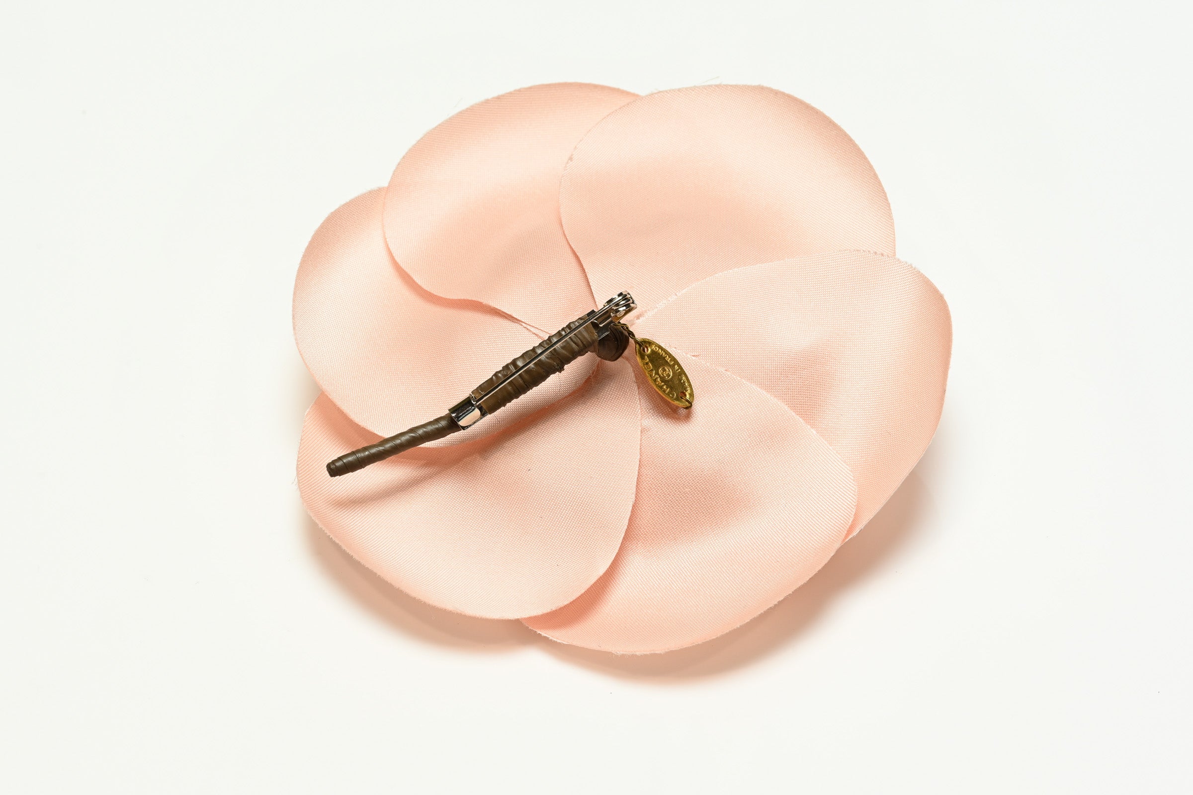 Vintage 1990's Chanel Paris Pink Silk Large Camellia Brooch 2