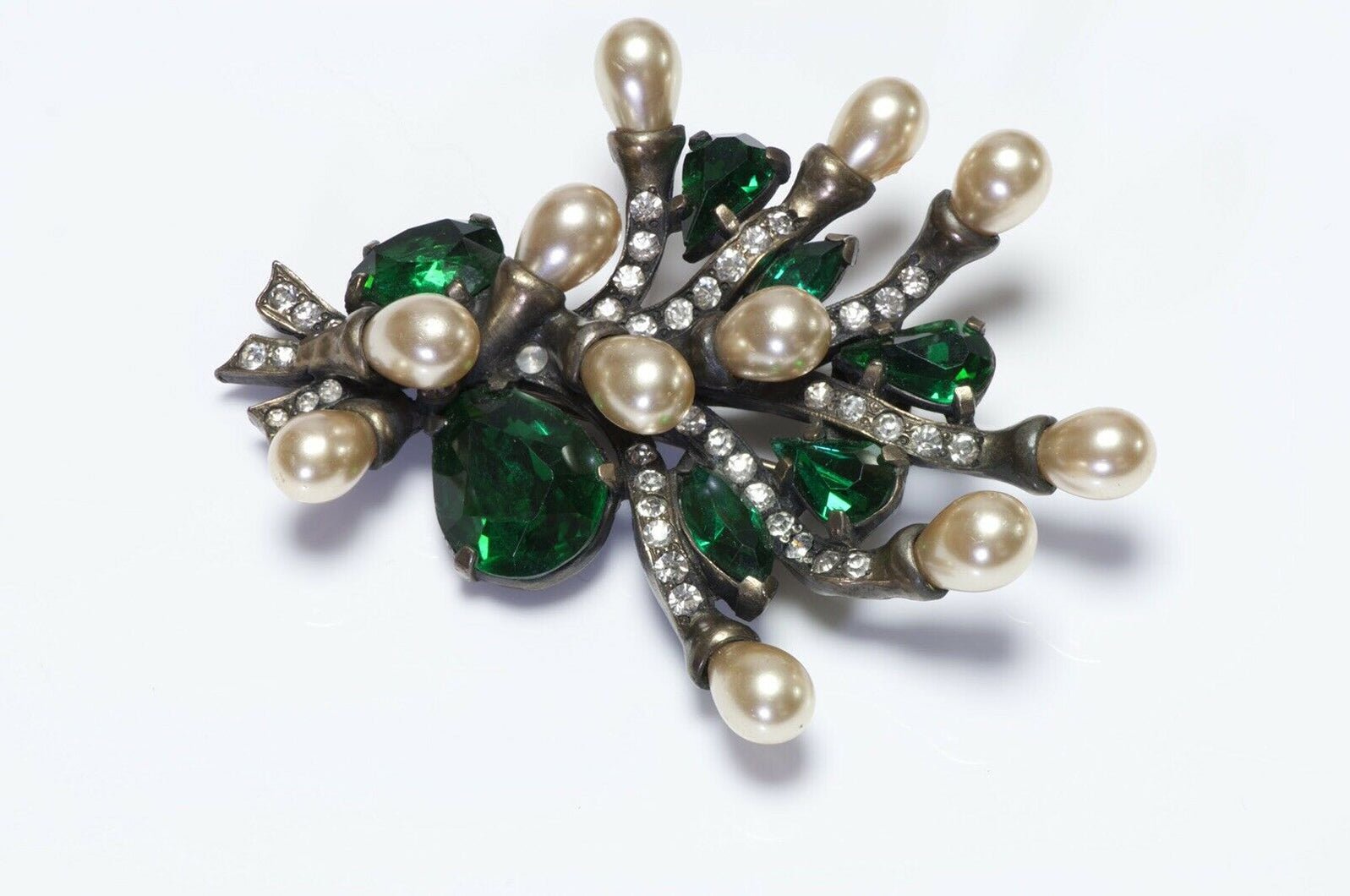 EISENBERG Original 1940’s Green Crystal Pearl Flower Brooch